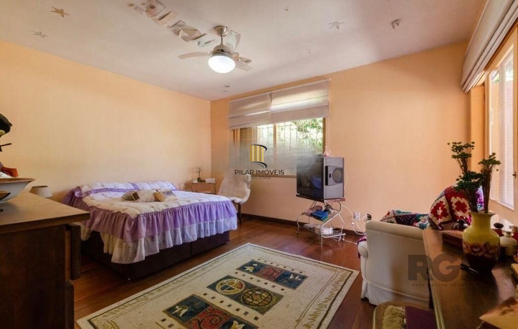 Casa 6 dormitórios no bairro Vila Conceição