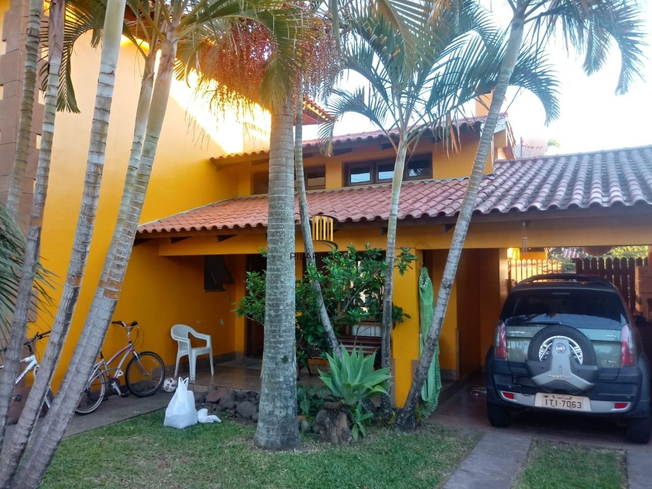 Casa para Venda - 693.6m², 5 dormitórios, sendo 3 suites, 4 vagas - Hípica