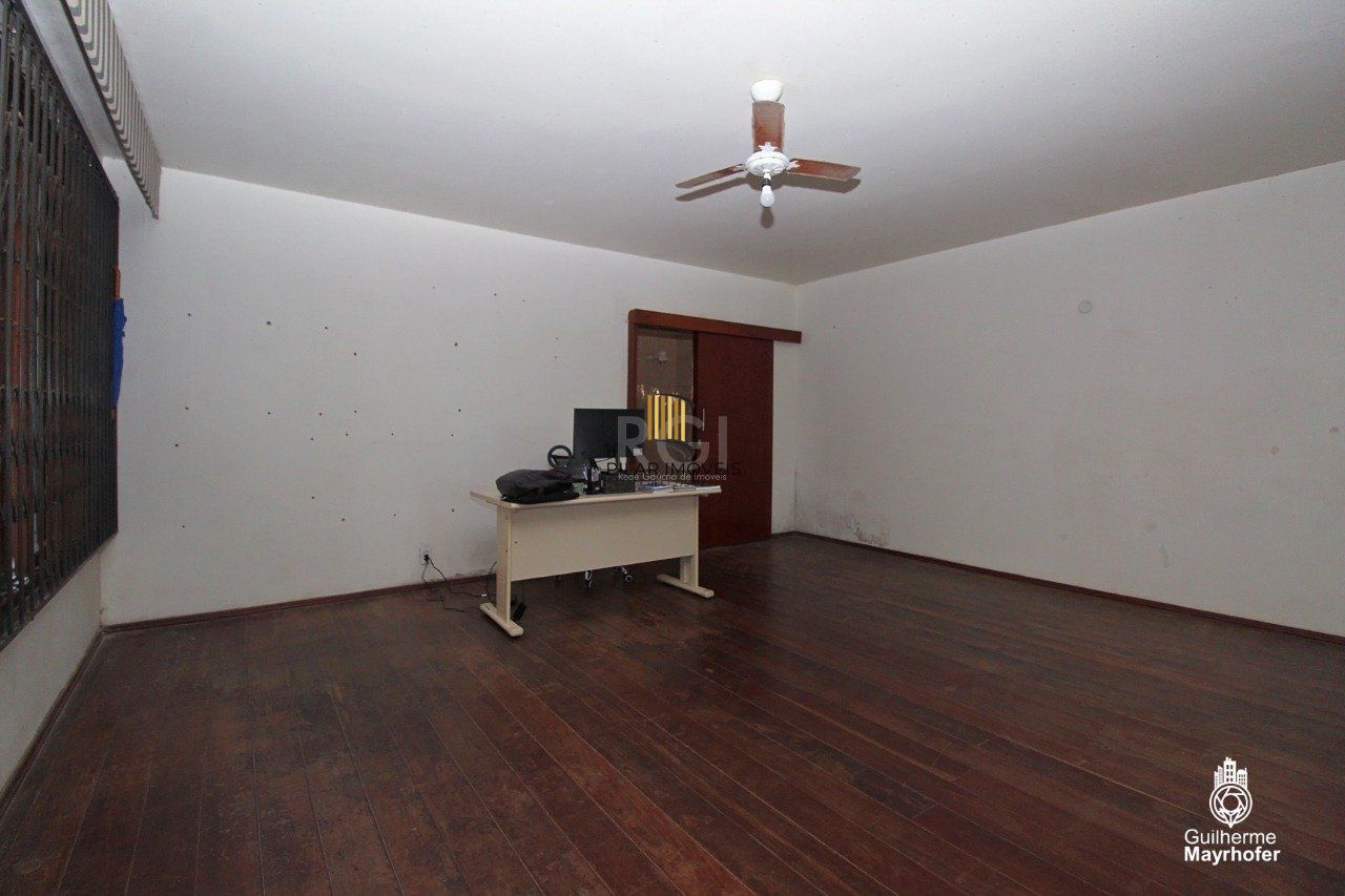 Casa para Venda - 526.64m², 4 dormitórios, sendo 2 suites, 4 vagas - Teresópolis