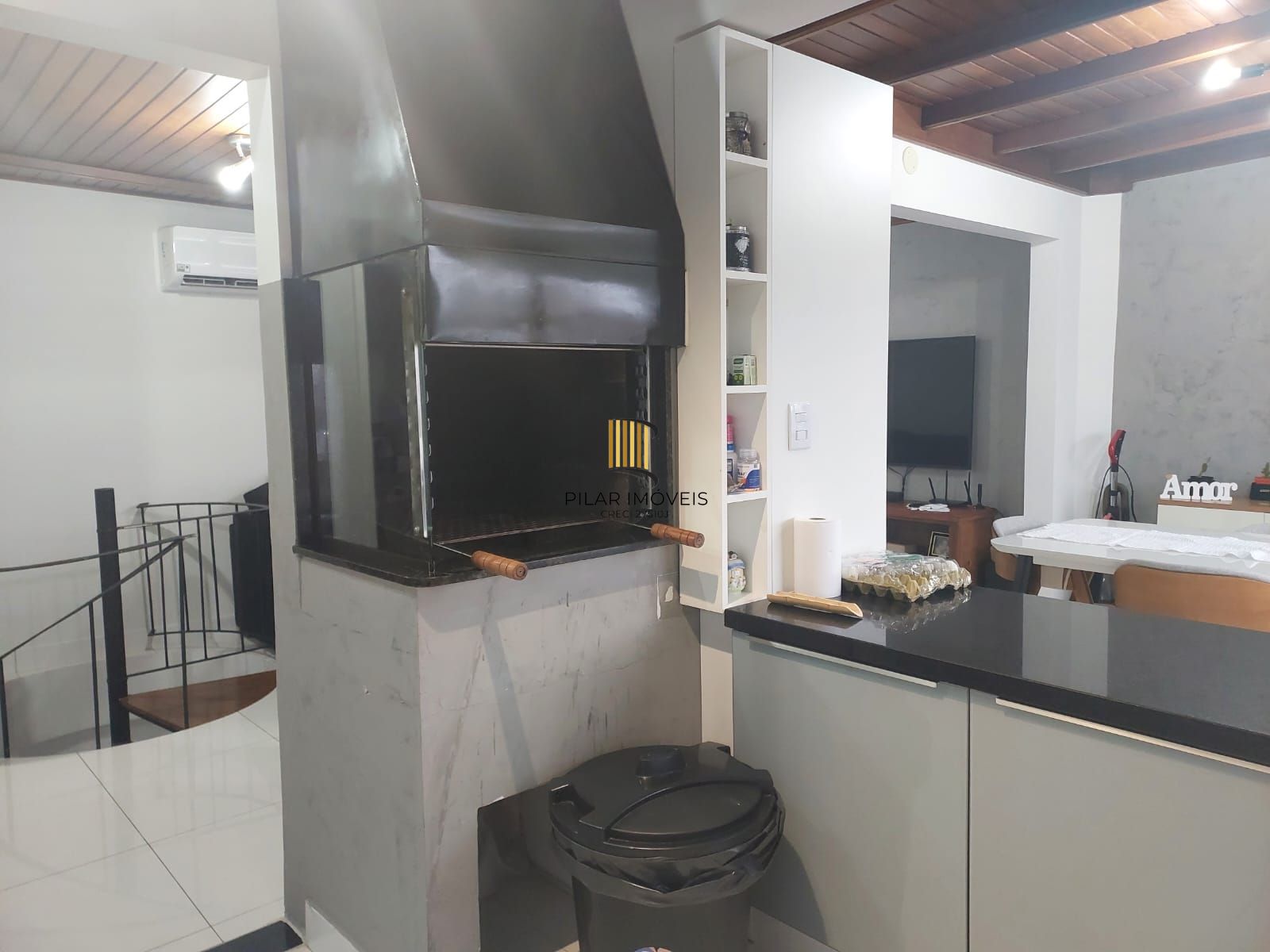 Cobertura com 02 quartos e 01 vaga coberta no Bairro Santana Porto Alegre