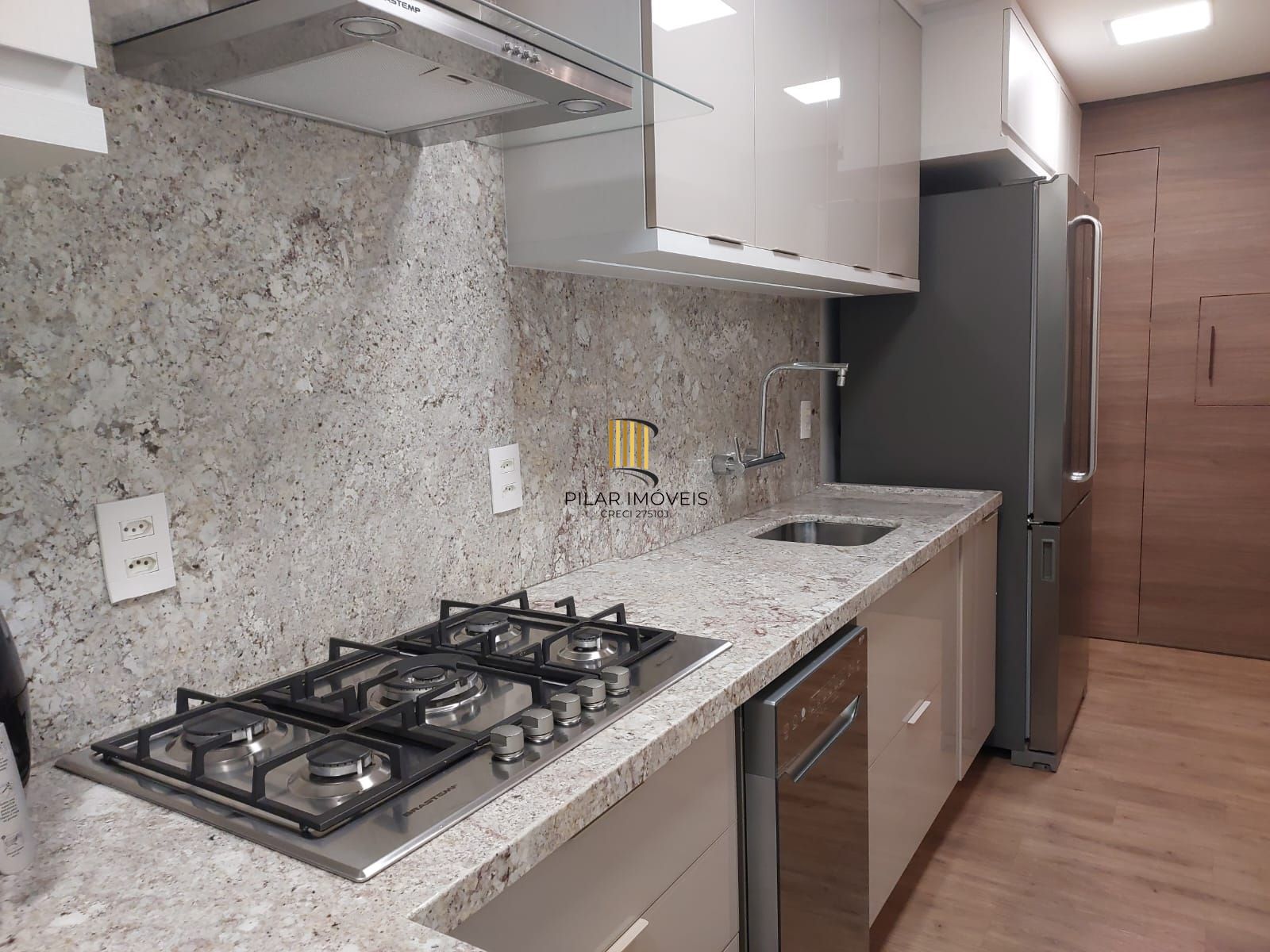 Apartamento com 3 dormitórios, sendo 1 deles suíte, com 02 vagas