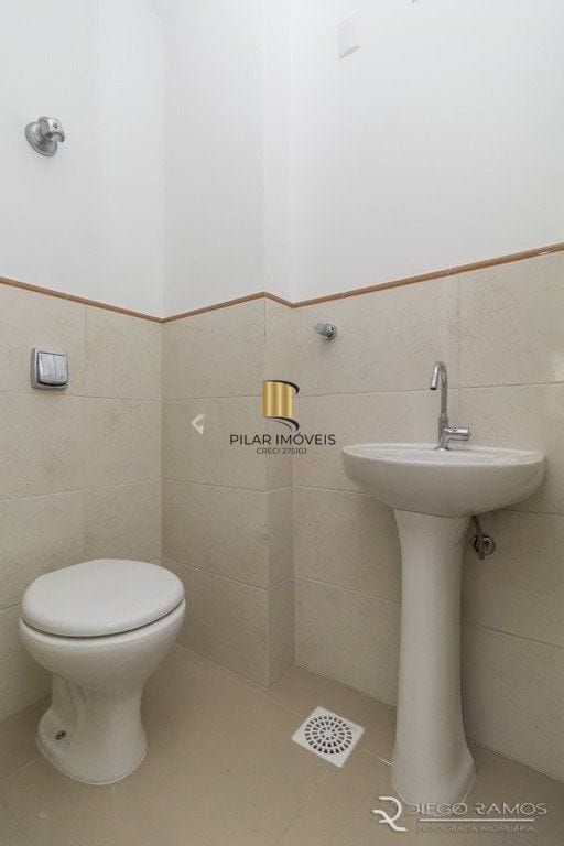 Apartamento de 02 quartos, sendo 01 com Ar condicionado, no bairro  Centro Histórico em Porto Alegre/RS.