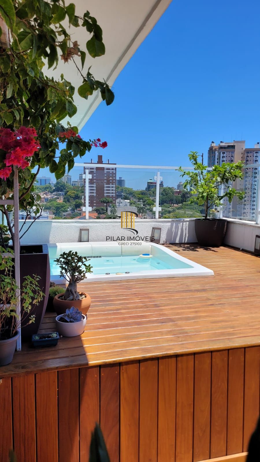 Cobertura com 157m2, 3 dormitórios no bairro Boa Vista.