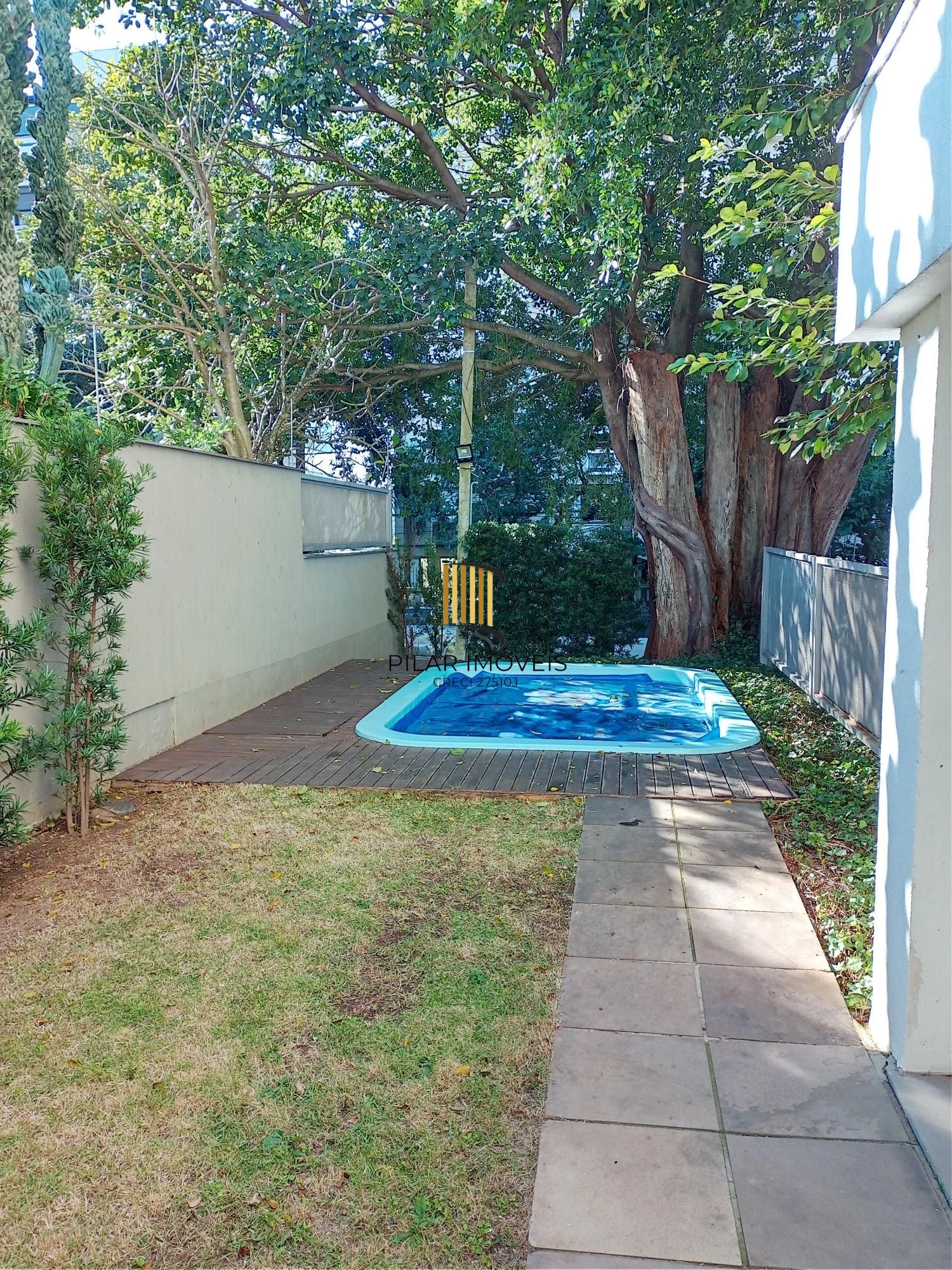 Apartamento 2 Dormitórios (1 Suíte), 64m², Churrasqueira, Vaga Coberta