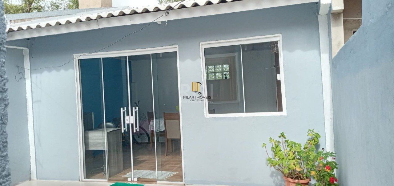 Casa com 02 dormitorios, 01 Banheiro social no Bairro:Hipica