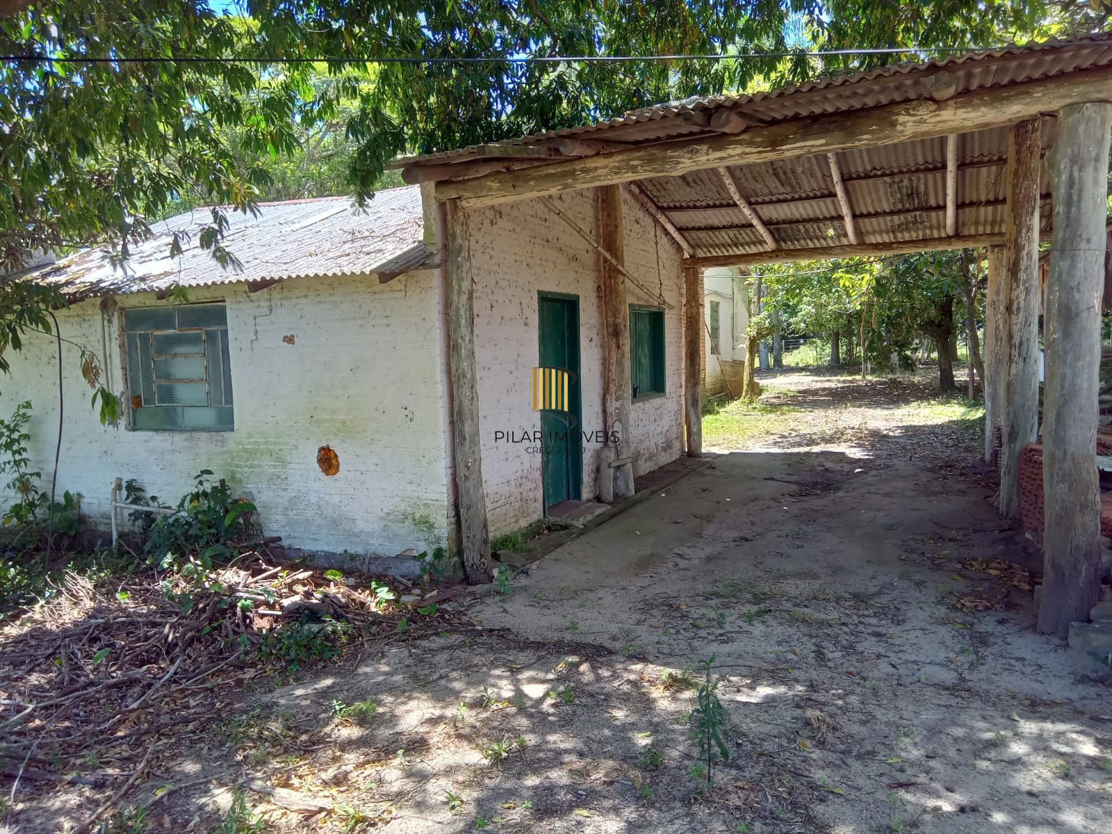 Sitio com 13 mil metros com casa !