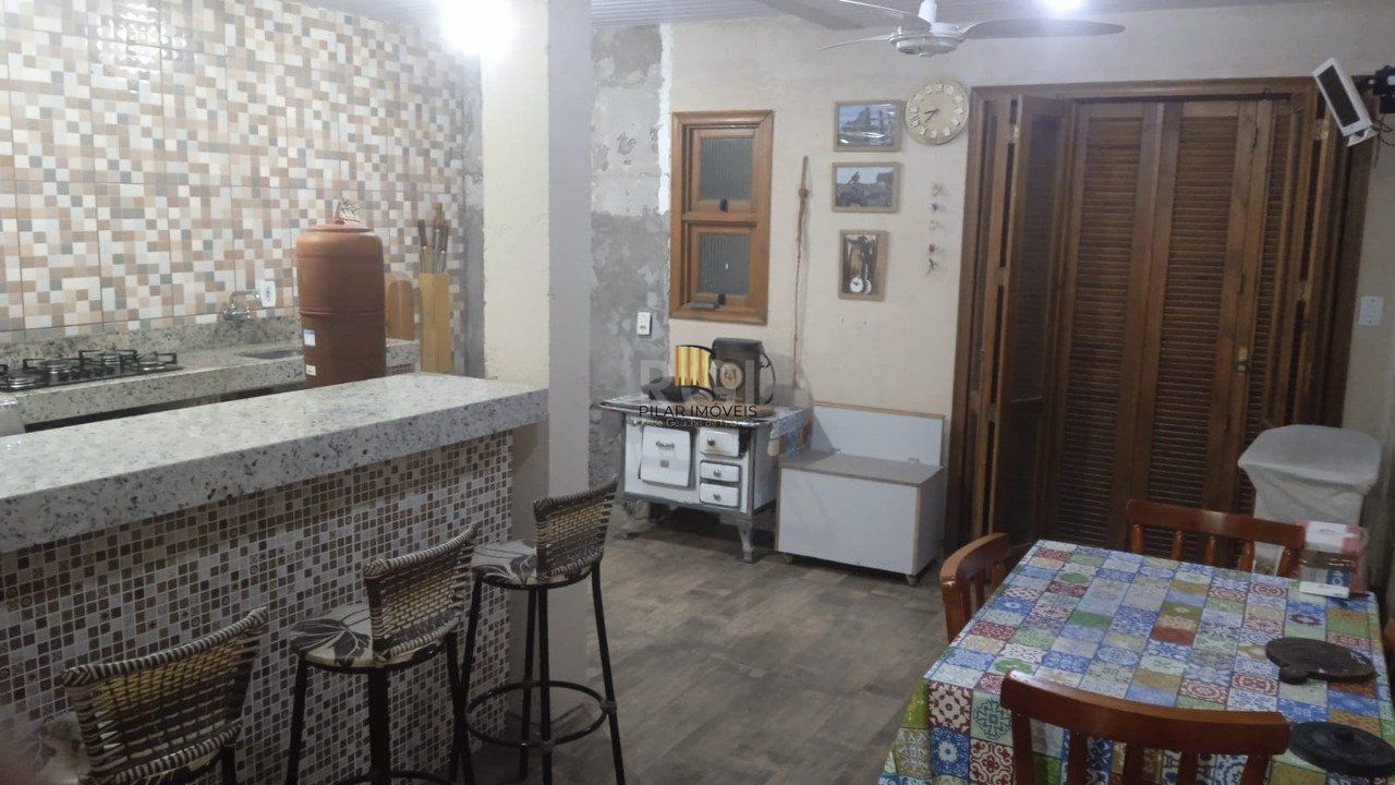 Casa para Venda - 120m², 5 dormitórios, 2 vagas - Hípica, Porto Alegre