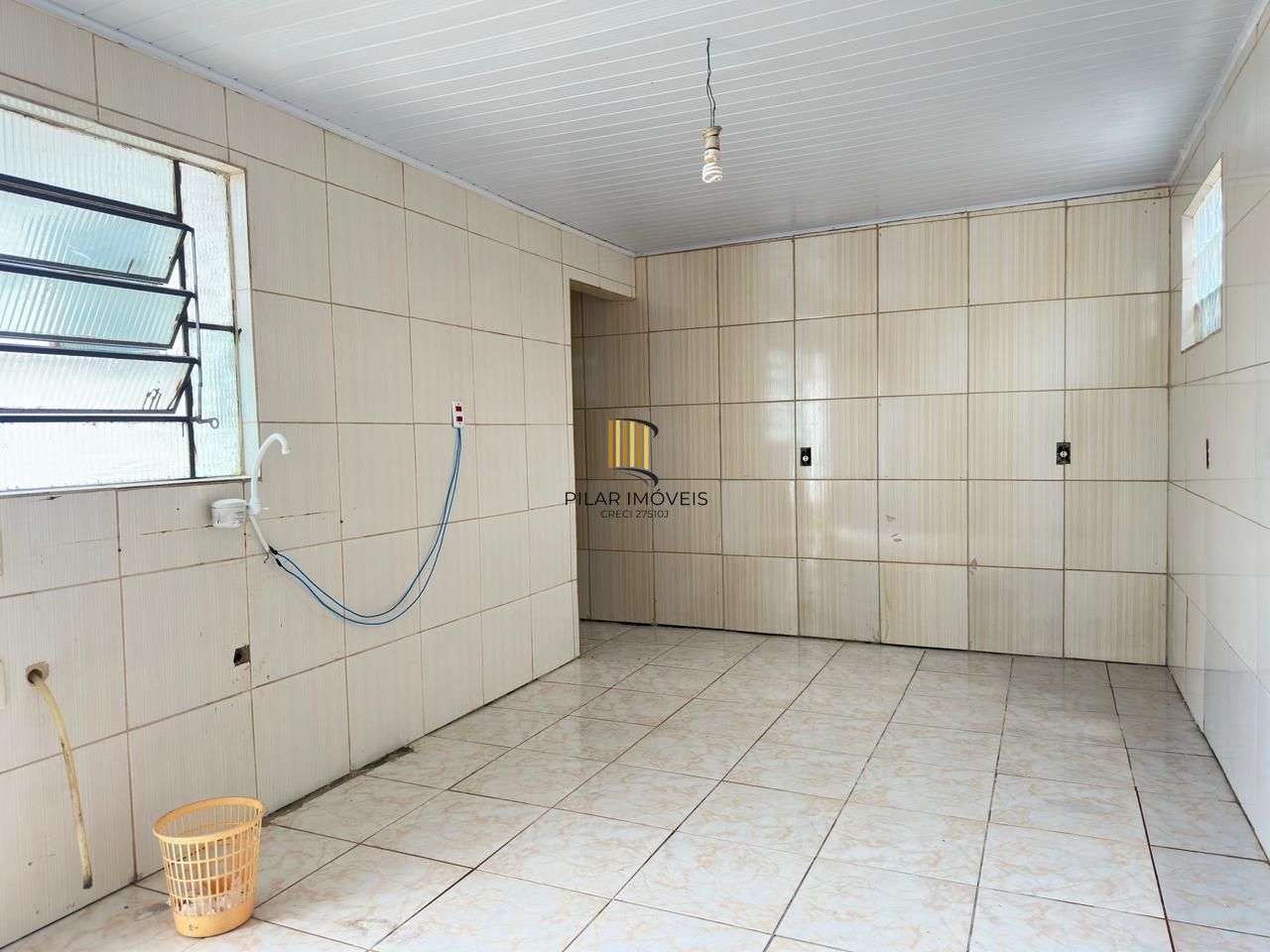 Casa com 3 dormitórios e edicula para venda e locação no bairro Belém Novo