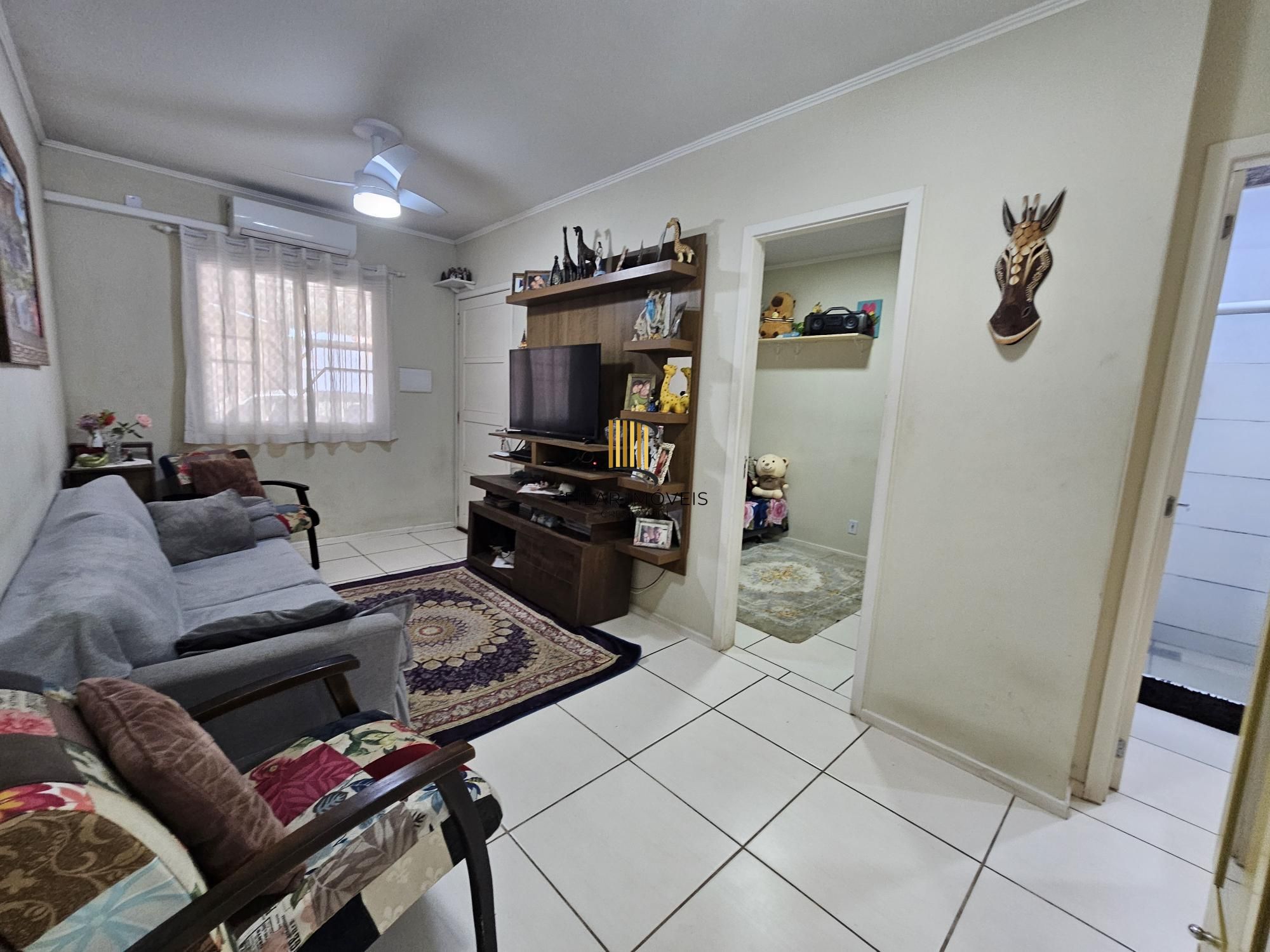 Oportunidade Única! Casa Residencial com 2 Quartos, 2 Banheiros e 2 Vagas de Garagem em Cachoeirinha, Rio Grande do Sul**