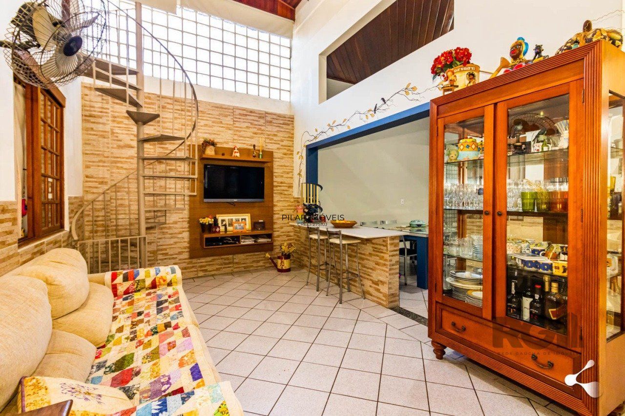 CASA, 4 DORMITÓRIOS, 3 SUÍTES, 2 VAGAS DE GARAGEM, BAIRRO IPANEMA, PORTO ALEGRE/RS