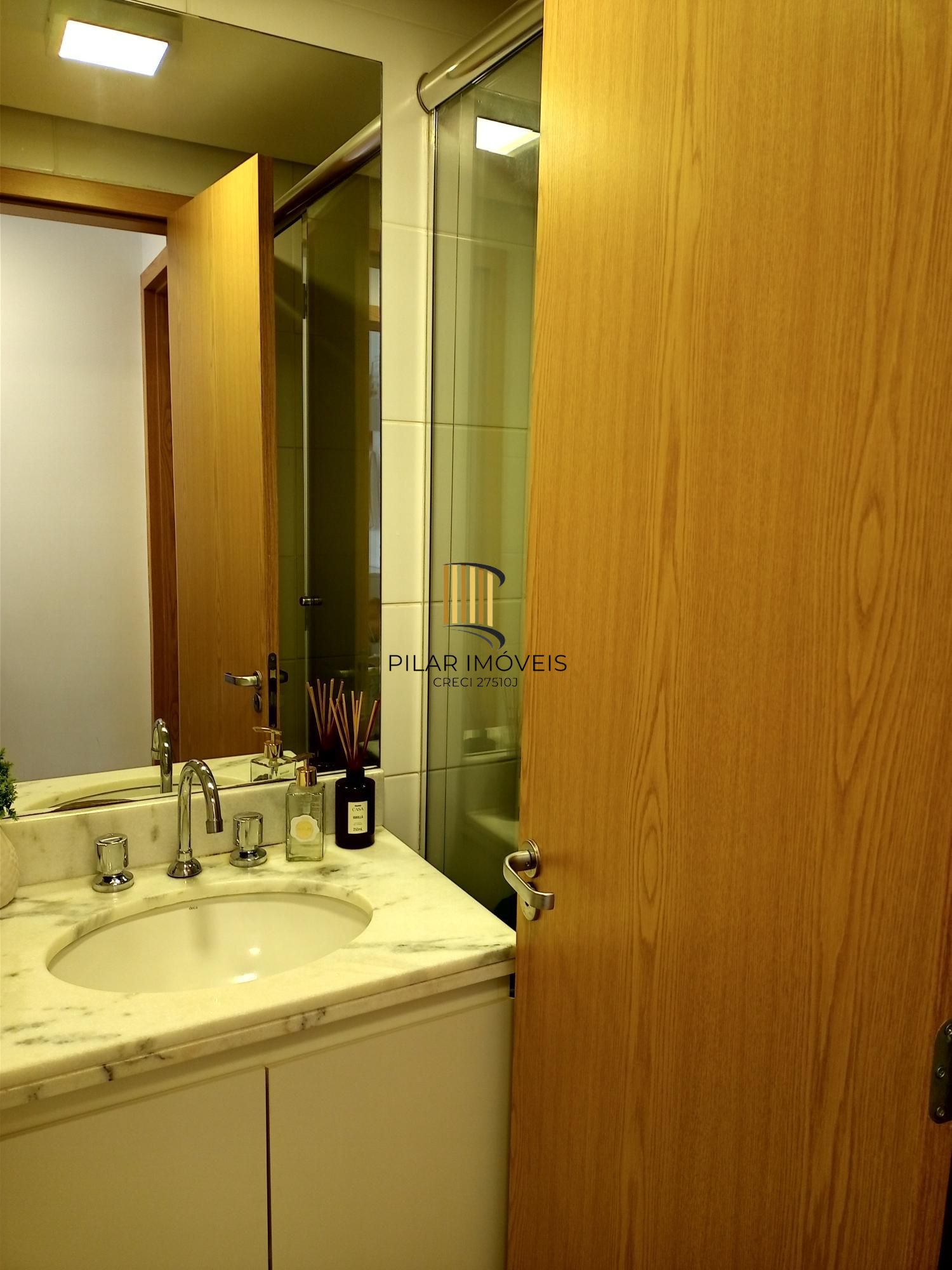 Apartamento 2 Dormitórios (1 Suíte), 64m², Churrasqueira, Vaga Coberta