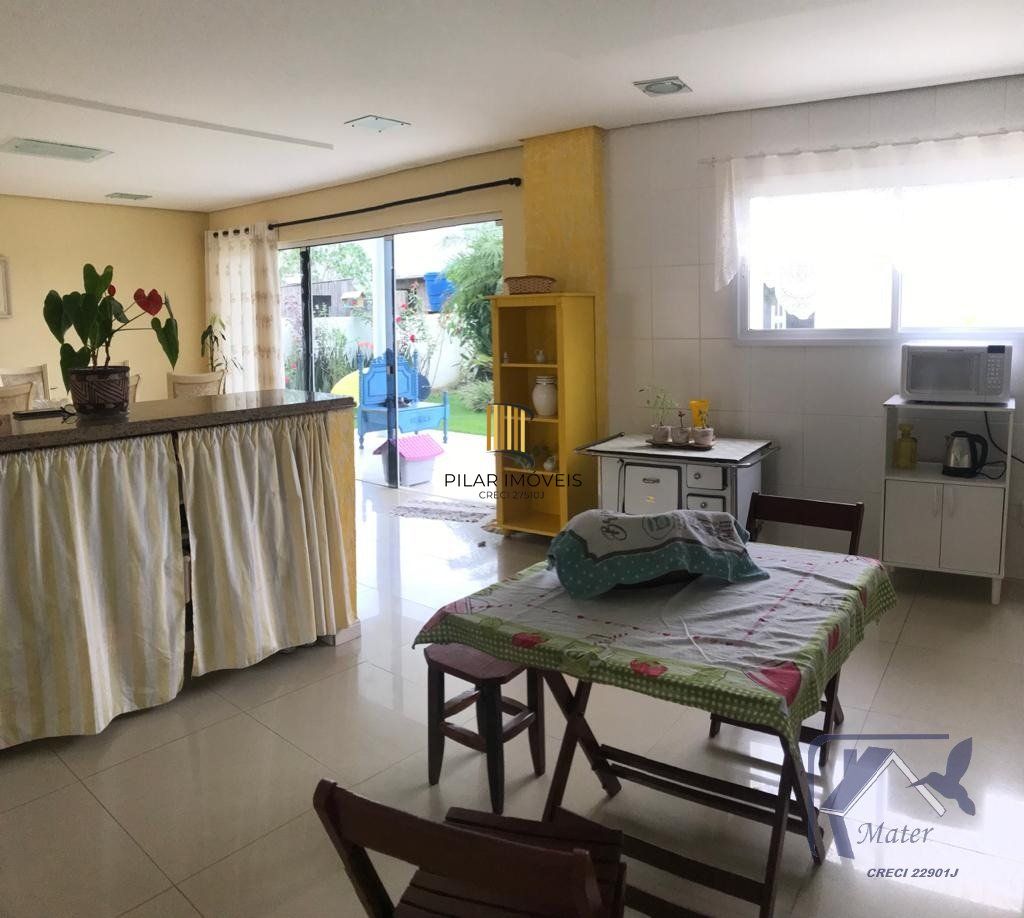 Casa para Venda - 0m², 5 dormitórios, sendo 2 suites, 2 vagas - Village