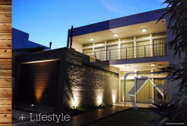 Casa para Venda - 260m², 3 dormitórios, sendo 2 suites, 4 vagas - Hípica