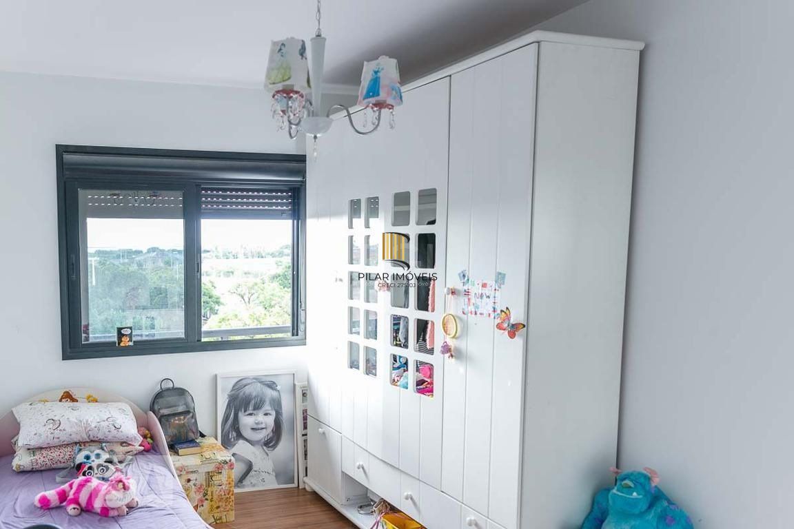 Apartamento com 3 quartos, 1 suíte, churrasqueira, 2 vagas de garagem, no bairro Cristal, Porto Alegre/RS
