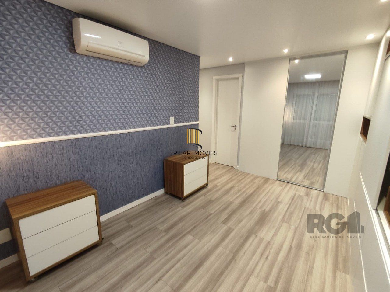 Apartamento de 3 dormitórios, sendo 1 suíte com closet e vaga de garagem coberta e escriturada
