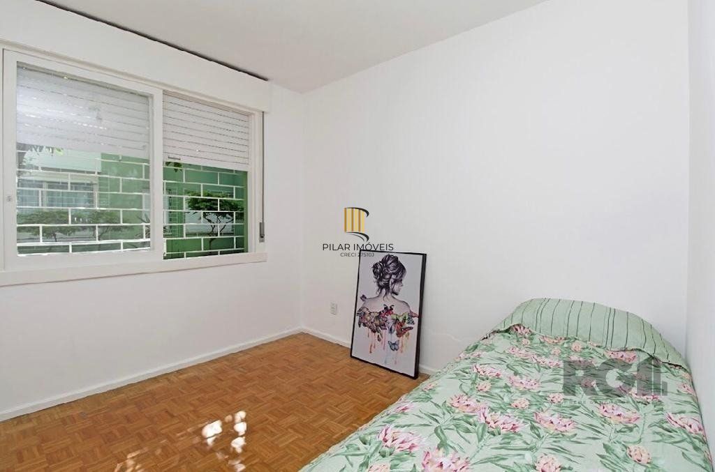 Apartamento 2 dormitórios, vaga de garagem, no bairro Camaquã, Porto Alegre/RS.