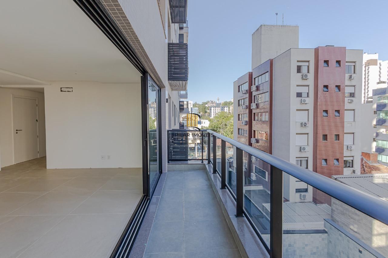 APARTAMENTO, 2 DORMITÓRIOS, 2 SUÍTES, VARANDA, VAGA DE GARAGEM, BAIRRO MENINO DEUS, PORTO ALEGRE/RS