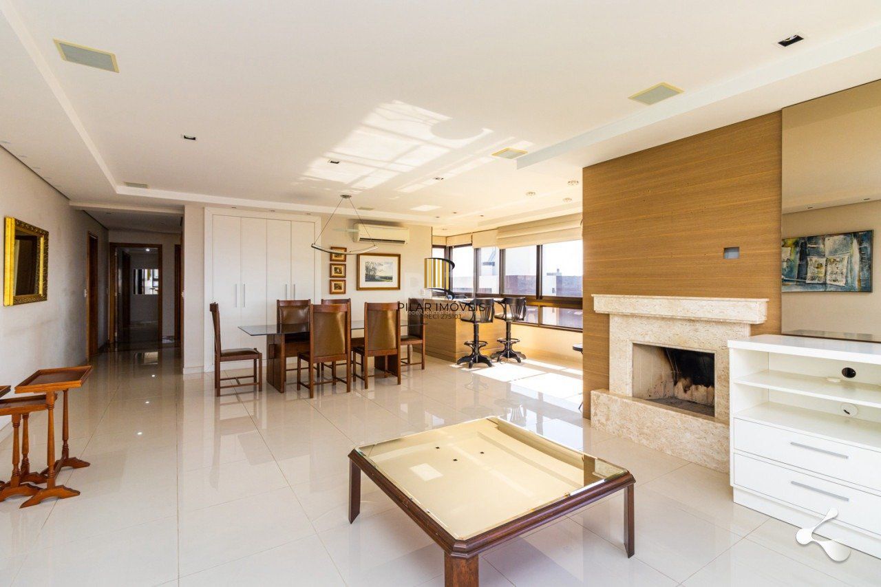 Espetacular Apto. semi mobiliado no bairro Rio Branco, Porto Alegre/RS, um por andar, 195m, andar alto, lareira, churrasqueira, 3 suites, 4 vagas
