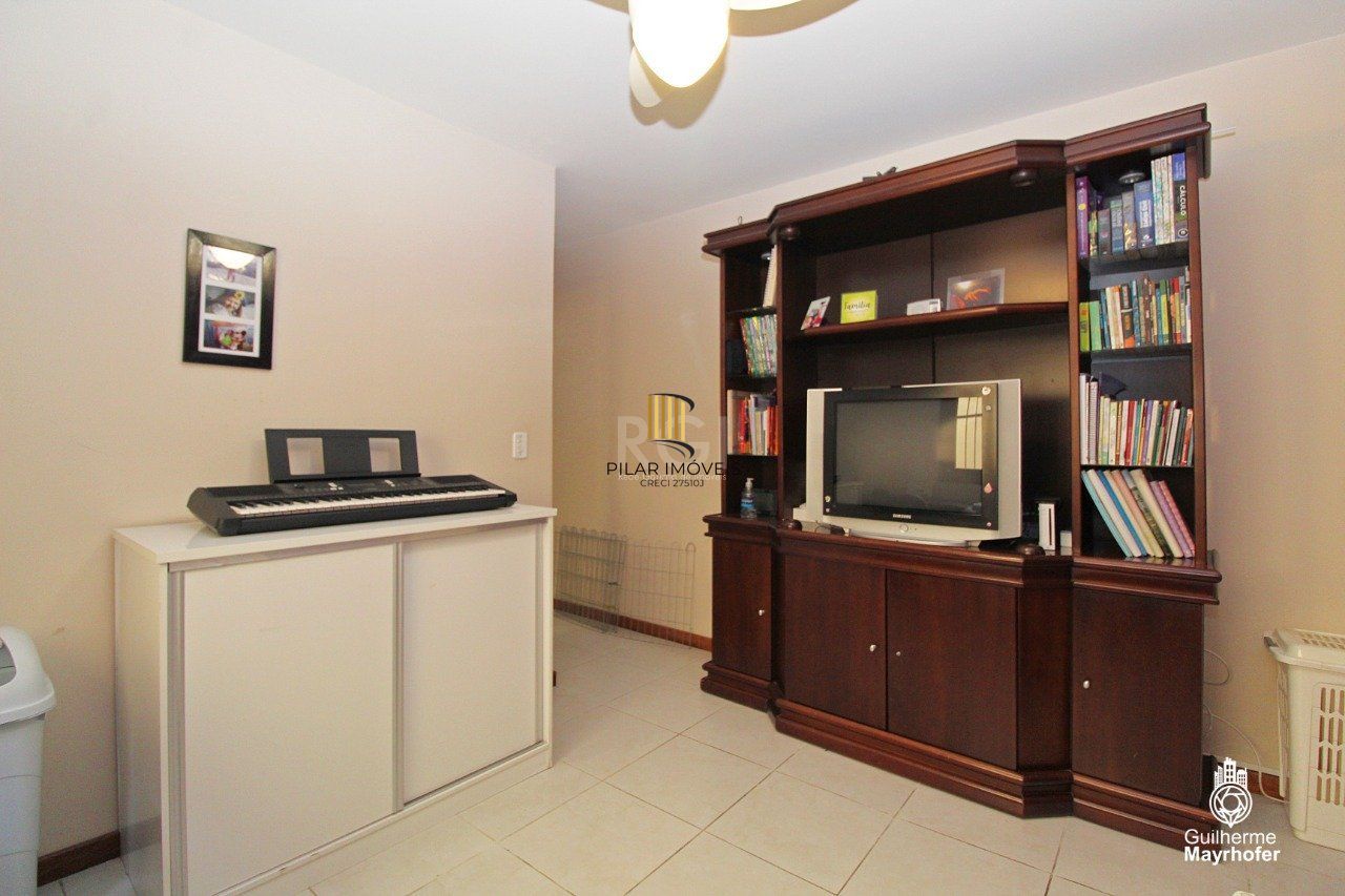 Casa para Venda - 227.93m², 3 dormitórios, sendo 1 suites, 2 vagas - Chácara das Pedras