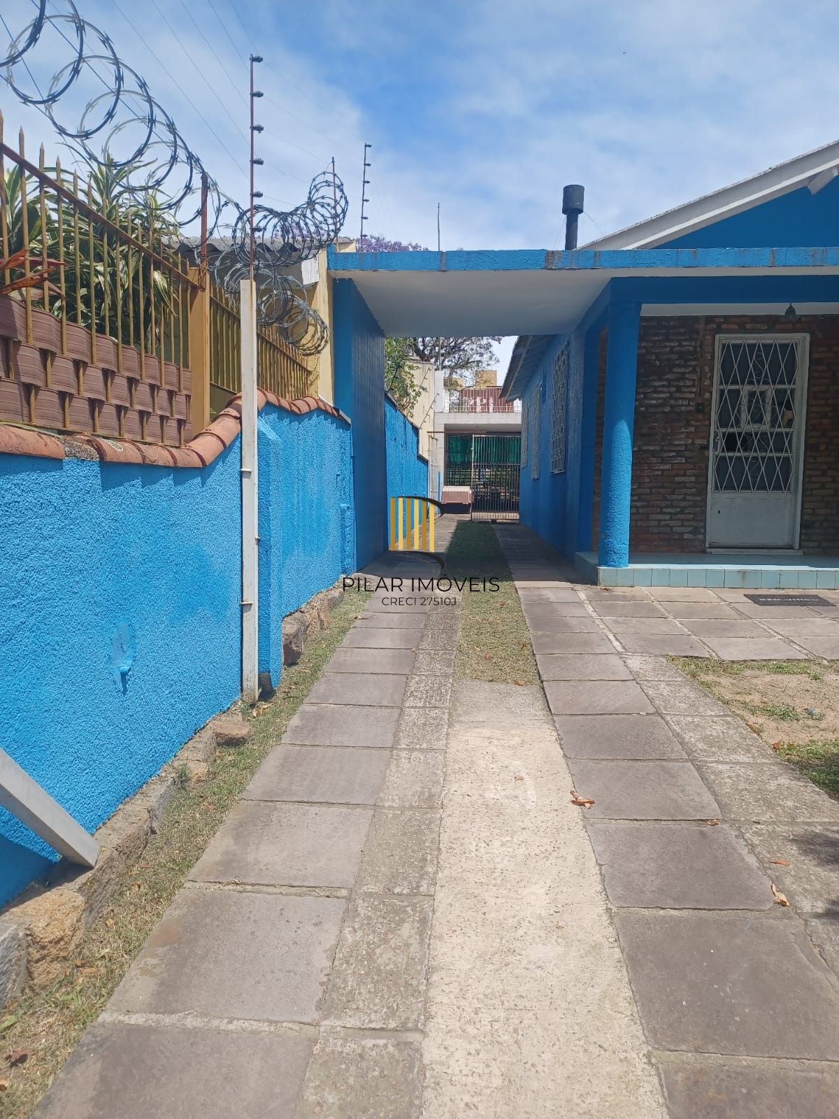 CASA 2 DORMITÓRIOS, 4 VAGAS PRÓXIMO AO BARRA SHOPPING