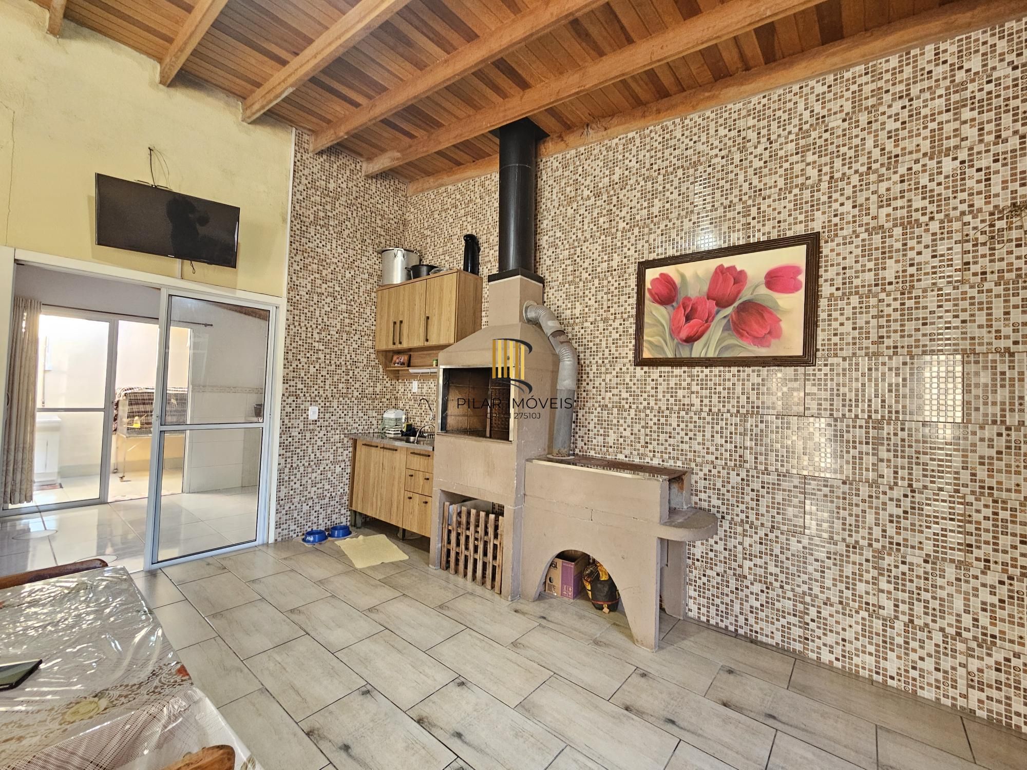 Oportunidade Única! Casa Residencial com 2 Quartos, 2 Banheiros e 2 Vagas de Garagem em Cachoeirinha, Rio Grande do Sul**