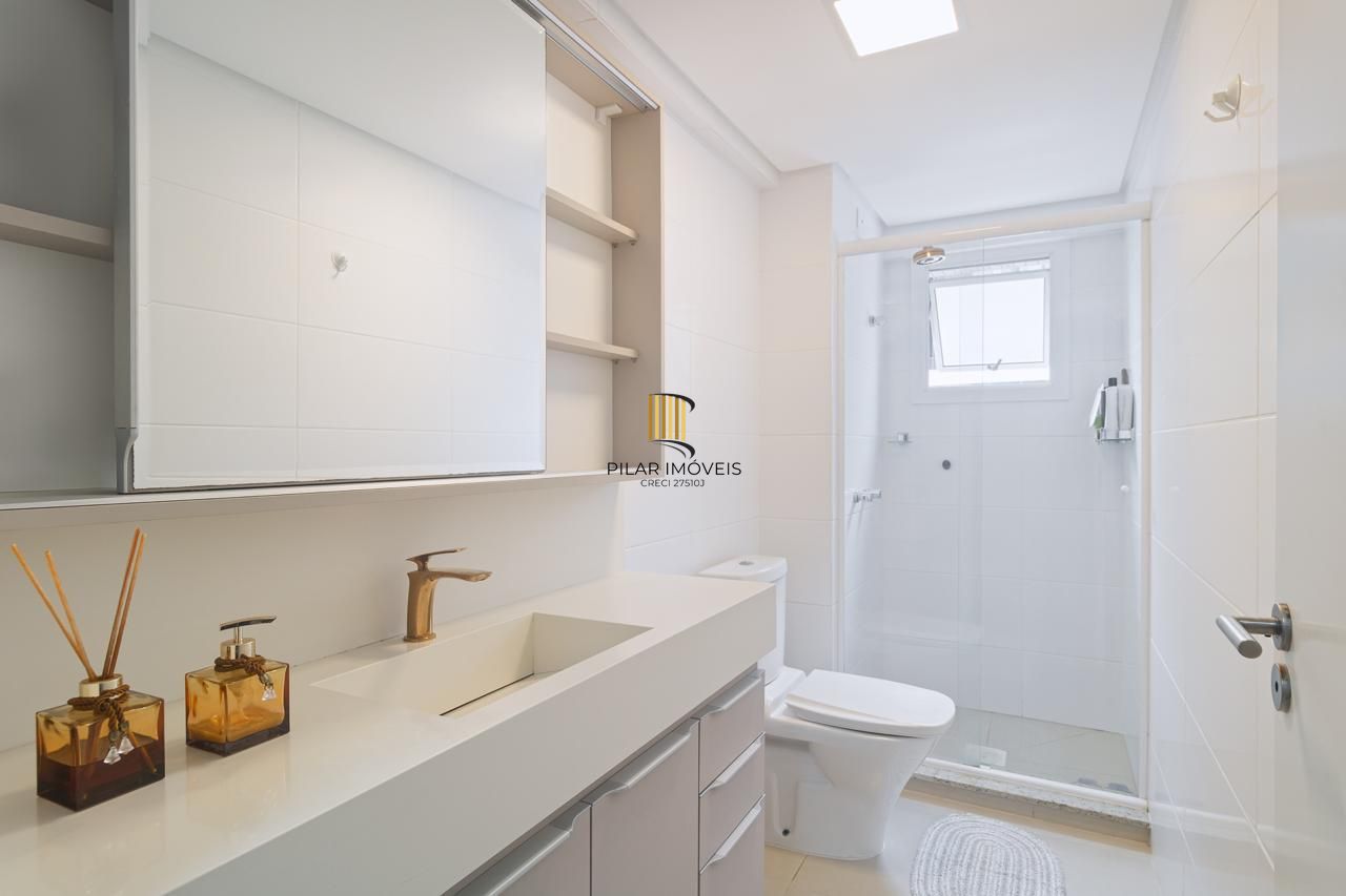 Apartamento com 03 Quartos (01 suíte) e 02 vagas na Praia de Torres RS
