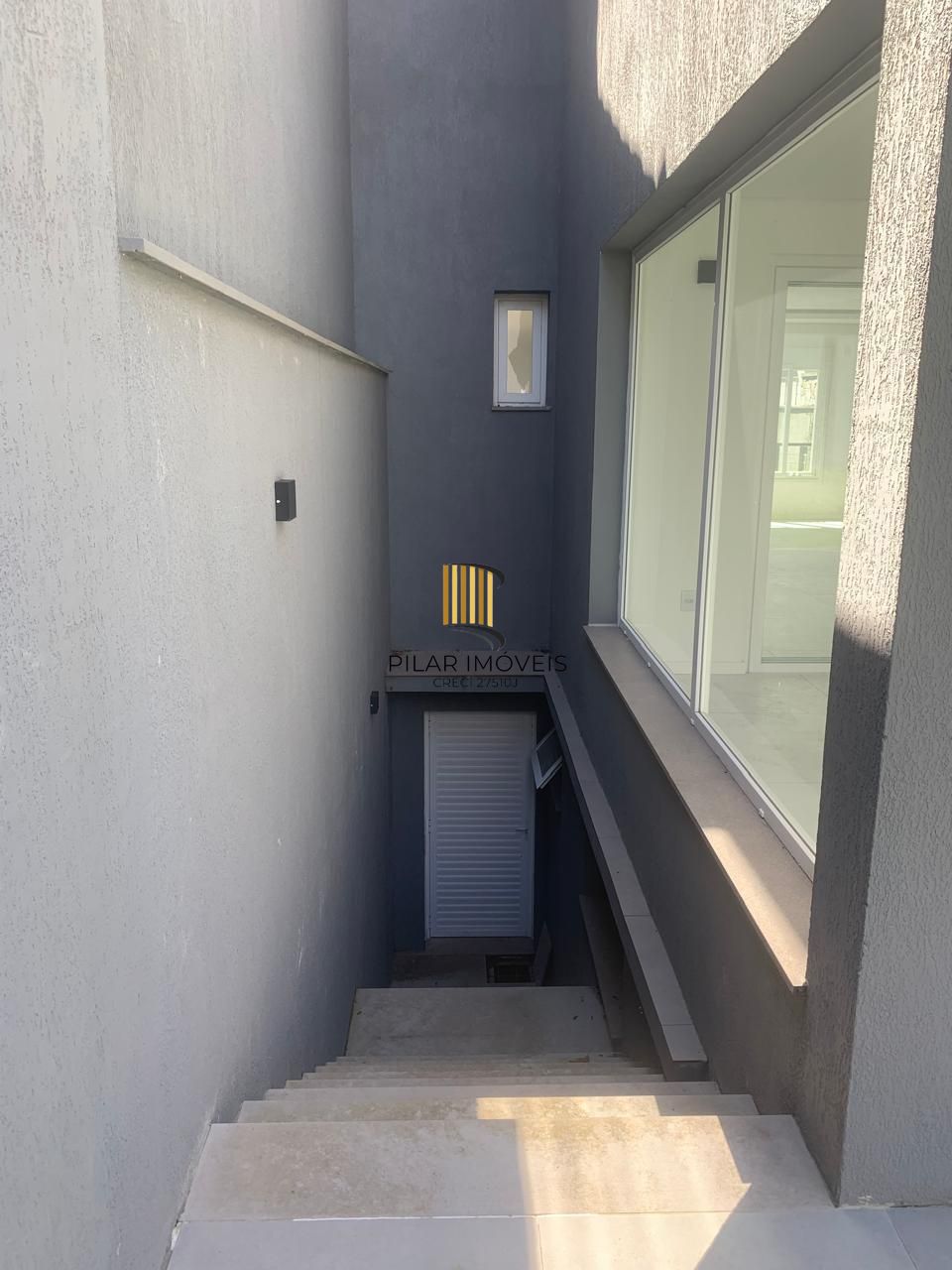 Casa com 3 dormitórios e suíte à Venda no Bairro Medianeira - Porto Alegre/RS