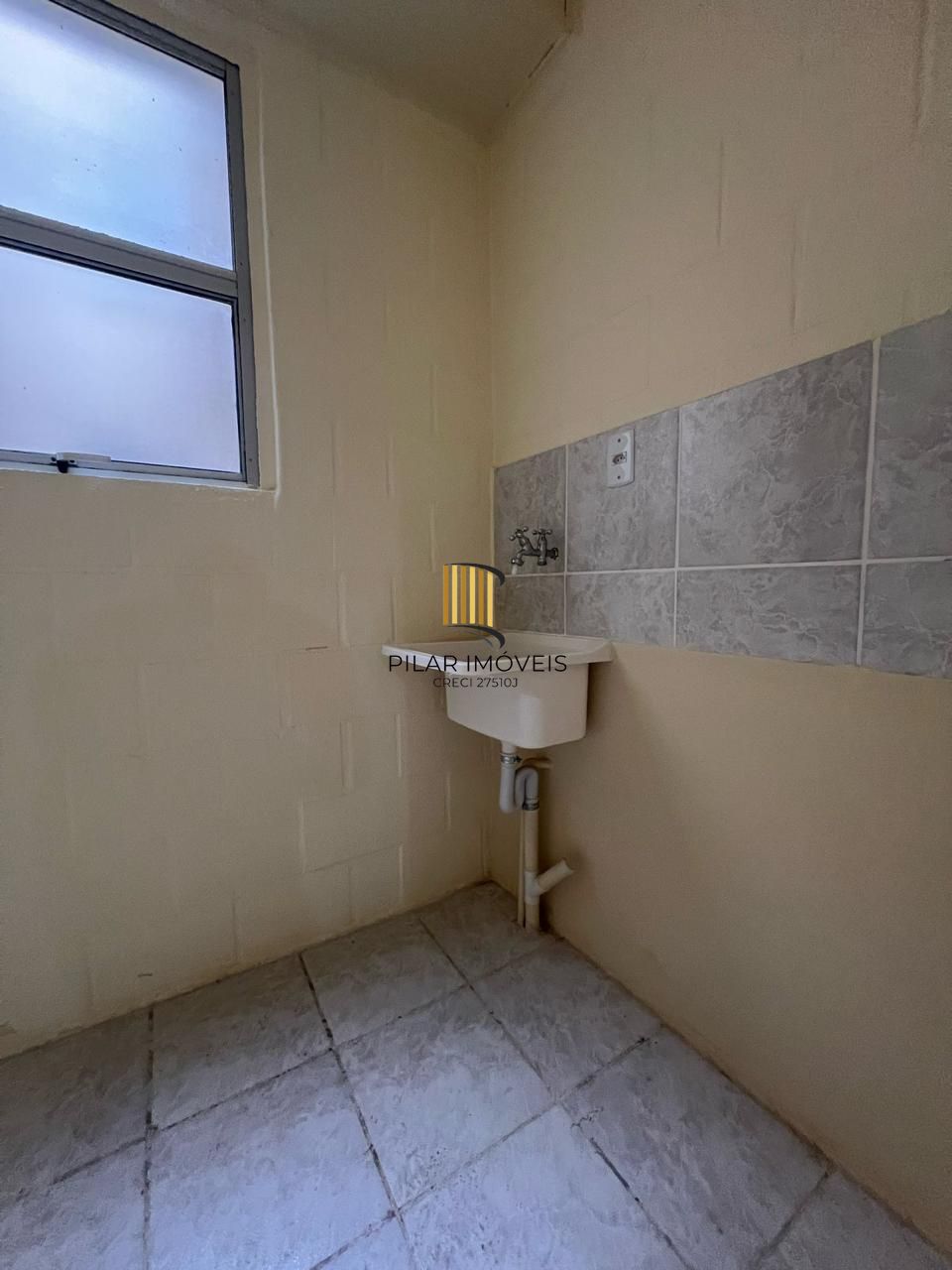 Apartamento com 2 quartos com vaga de garagem no Bairro Campo Novo