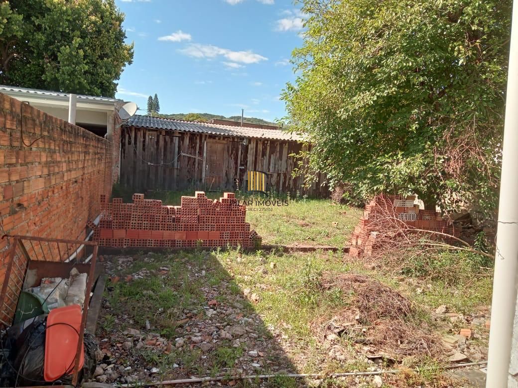 Prédio comercial no bairro Camaquã em Porto Alegre/RS.