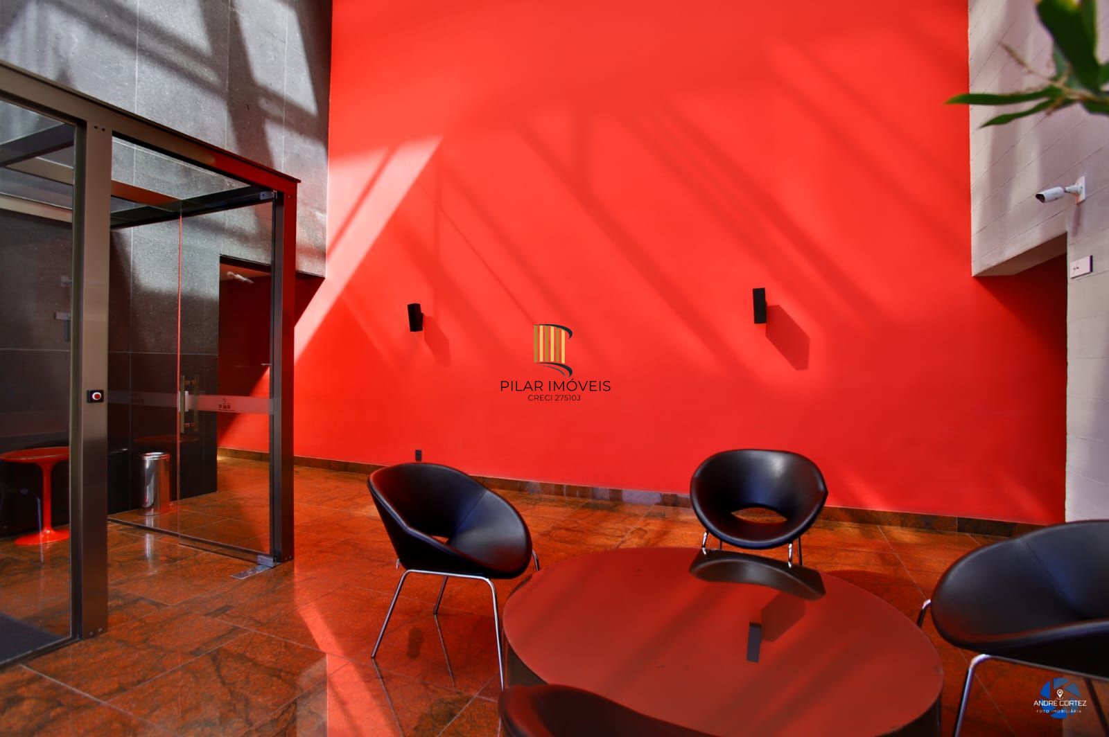 Apartamento de 02 quartos, , 01 vaga, 01 suítes, Área de serviço em Porto Alegre/RS