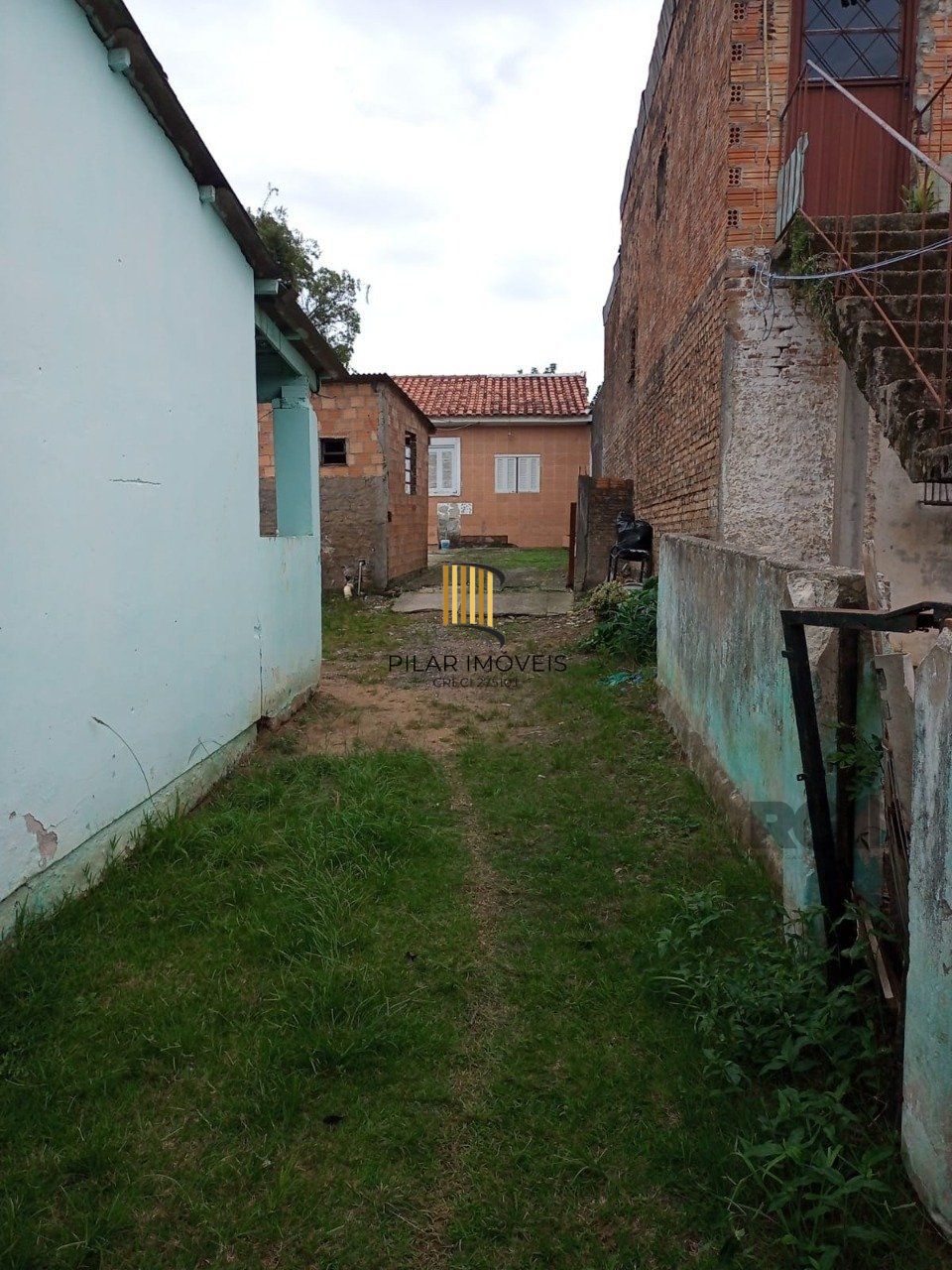 Casa para Venda - 482m², 3 dormitórios, 3 vagas - Camaquã, Porto Alegre