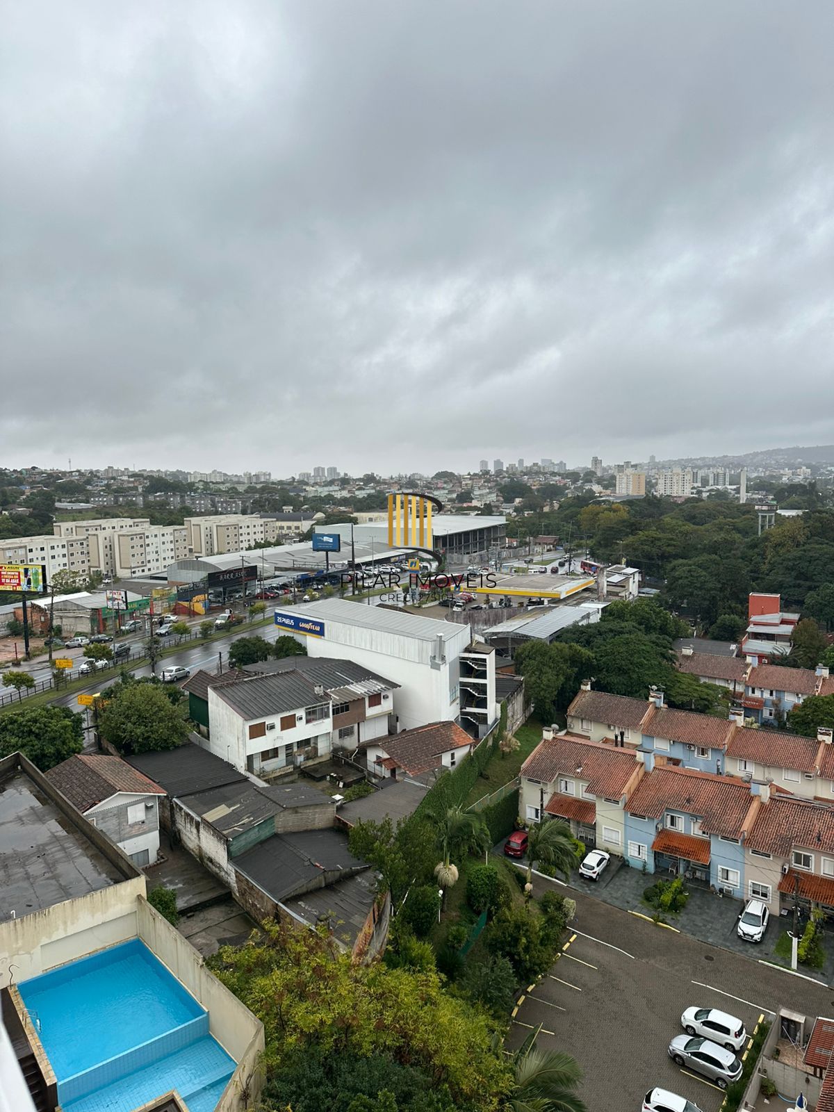 Apartamento com 02 quartos e 01 vaga escriturada no Bairro Cavalhada