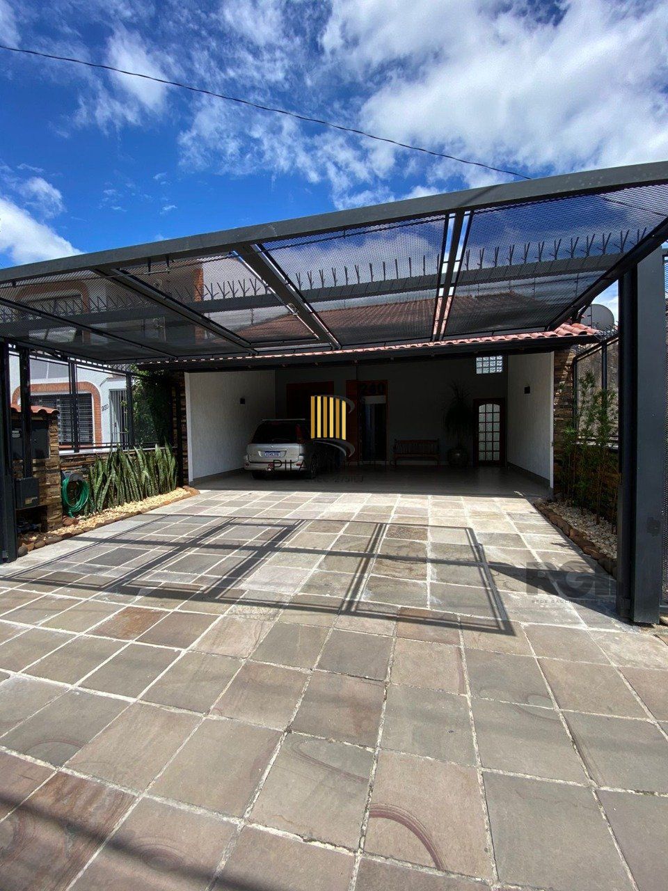 Casa 4 dormitórios no bairro Partenon