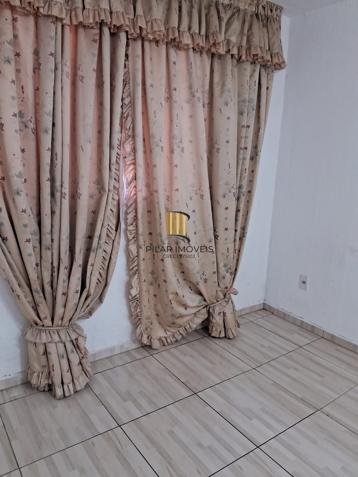 Apartamento 2 Dormitórios, 2º Andar, 01 vaga no Bairro Sarandi em Porto Alegre.