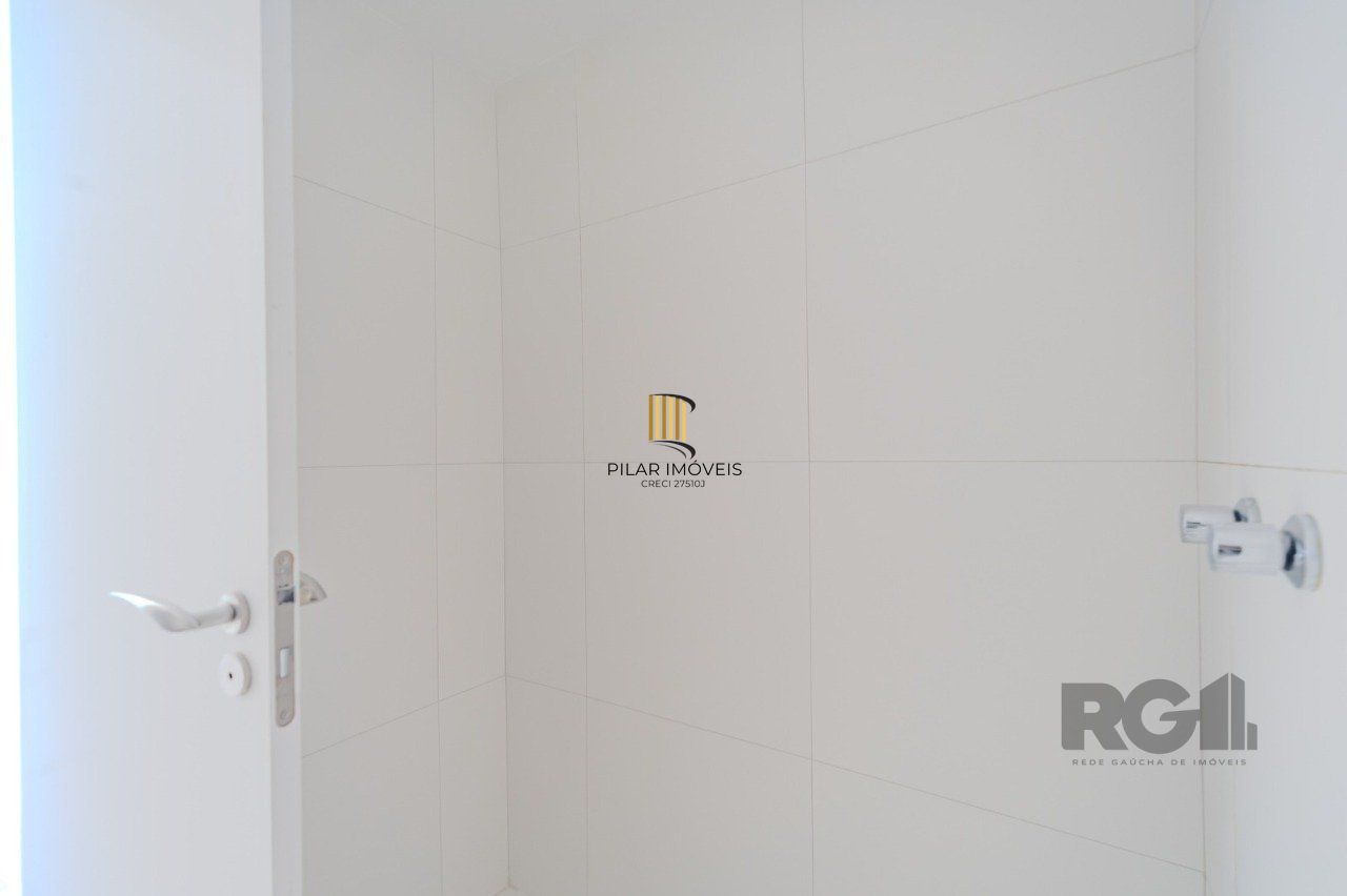 Apartamento com 01 quarto e 01 vaga no Bairro Partenon