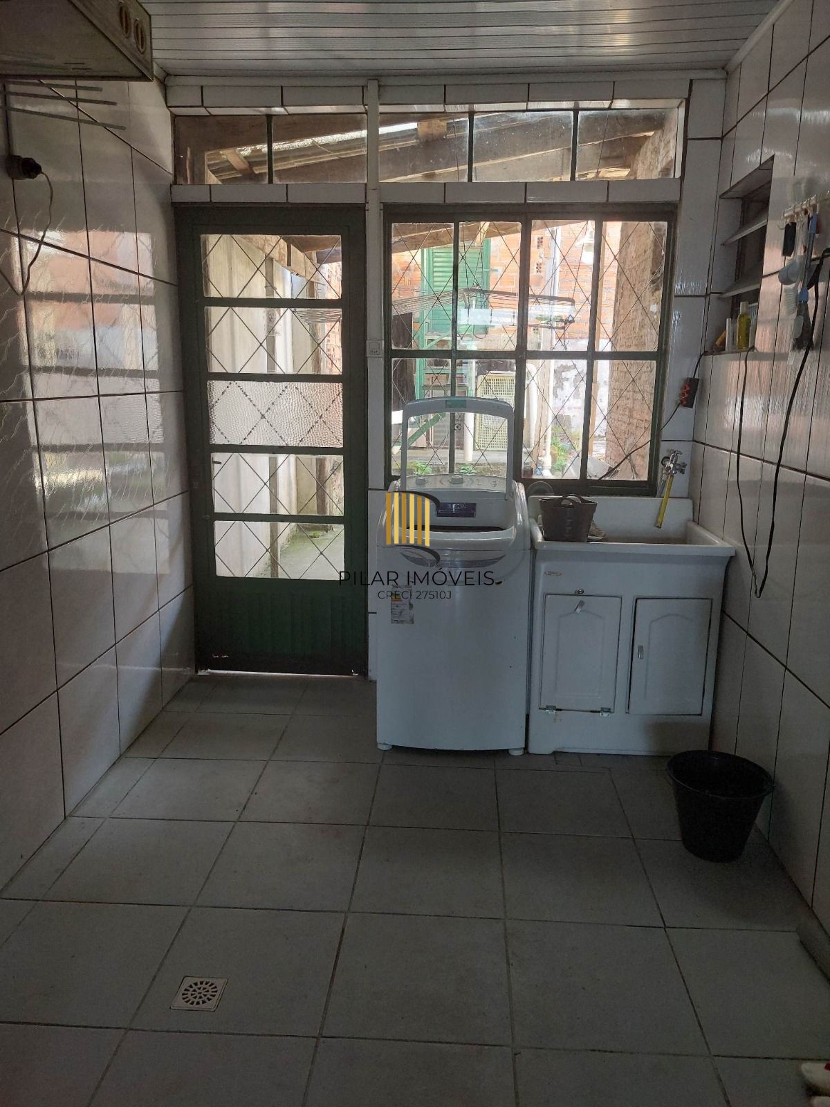 Terreno comercial com 720m2 à venda, bairro Lomba do Pinheiro, Porto Alegre, RS