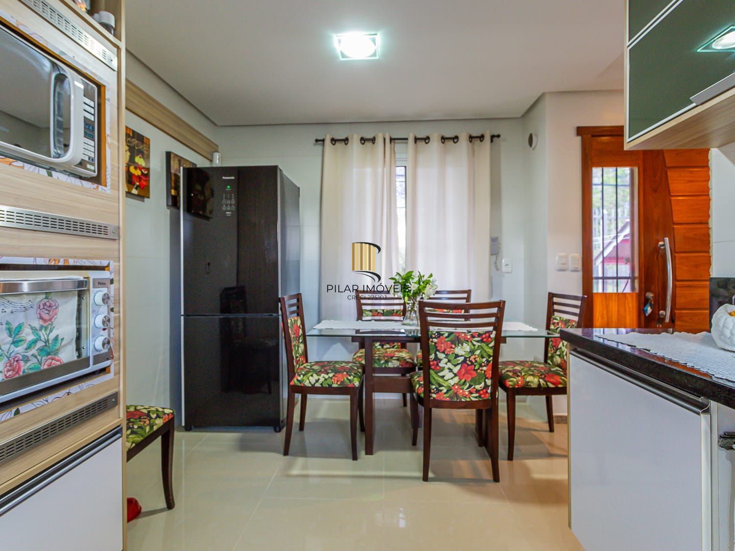 Casa 3 dormitórios com duas suítes bairro Jardim Floresta - Lindoia