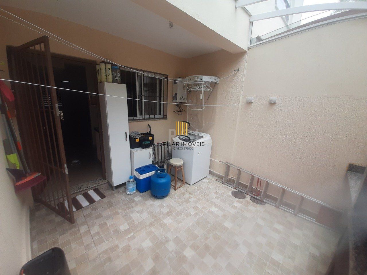 Casa com 2 quartos, 2 suítes, varanda, 1 vaga de garagem, no bairro Aberta dos Morros, Porto Alegre/RS