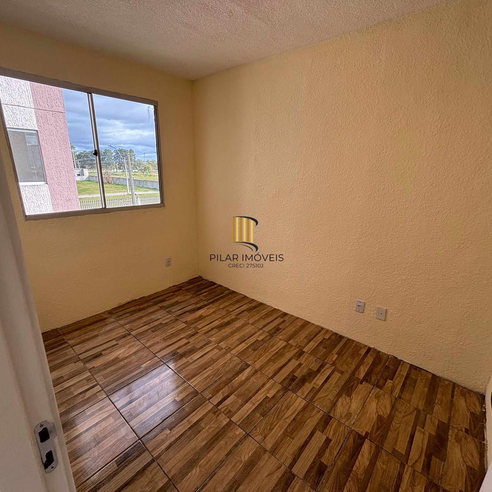 Apartamento com 02 quartos e 01 vaga fixa no Bairro Hípica