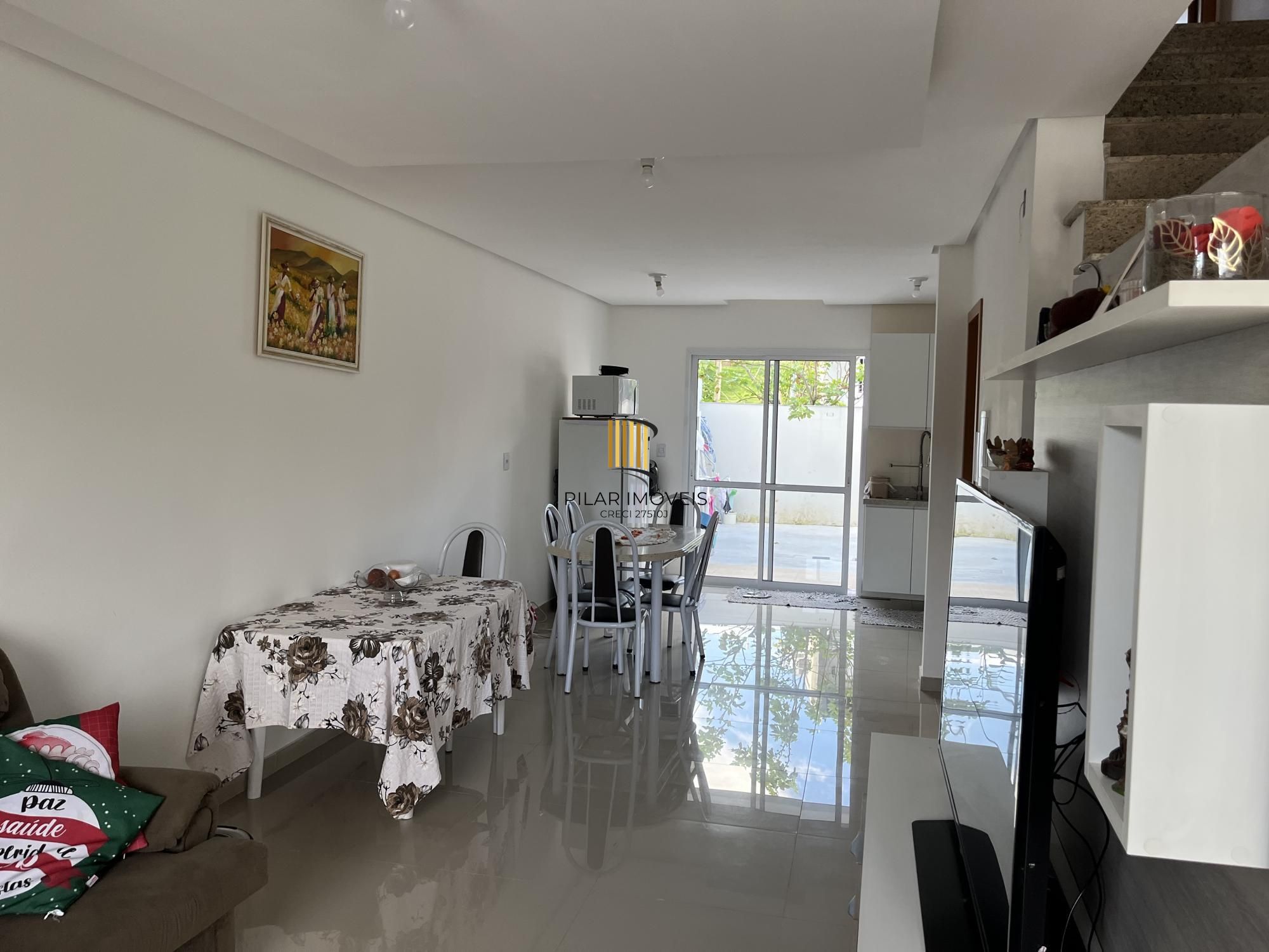 CASA 03 DORMITÓRIOS, 107m² , sendo 01 suíte, pátio, 01 vaga de garagem no RESIDENCIAL VERDES CAMPOS