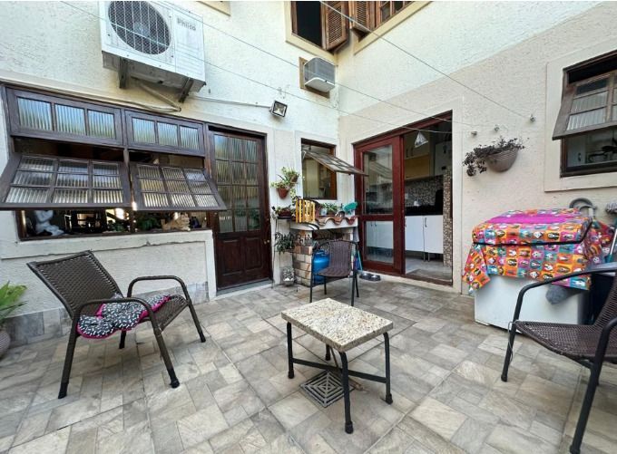 Sobrado amplo em condomínio de 3 dormitórios, um deles suíte, no bairro Ipanema