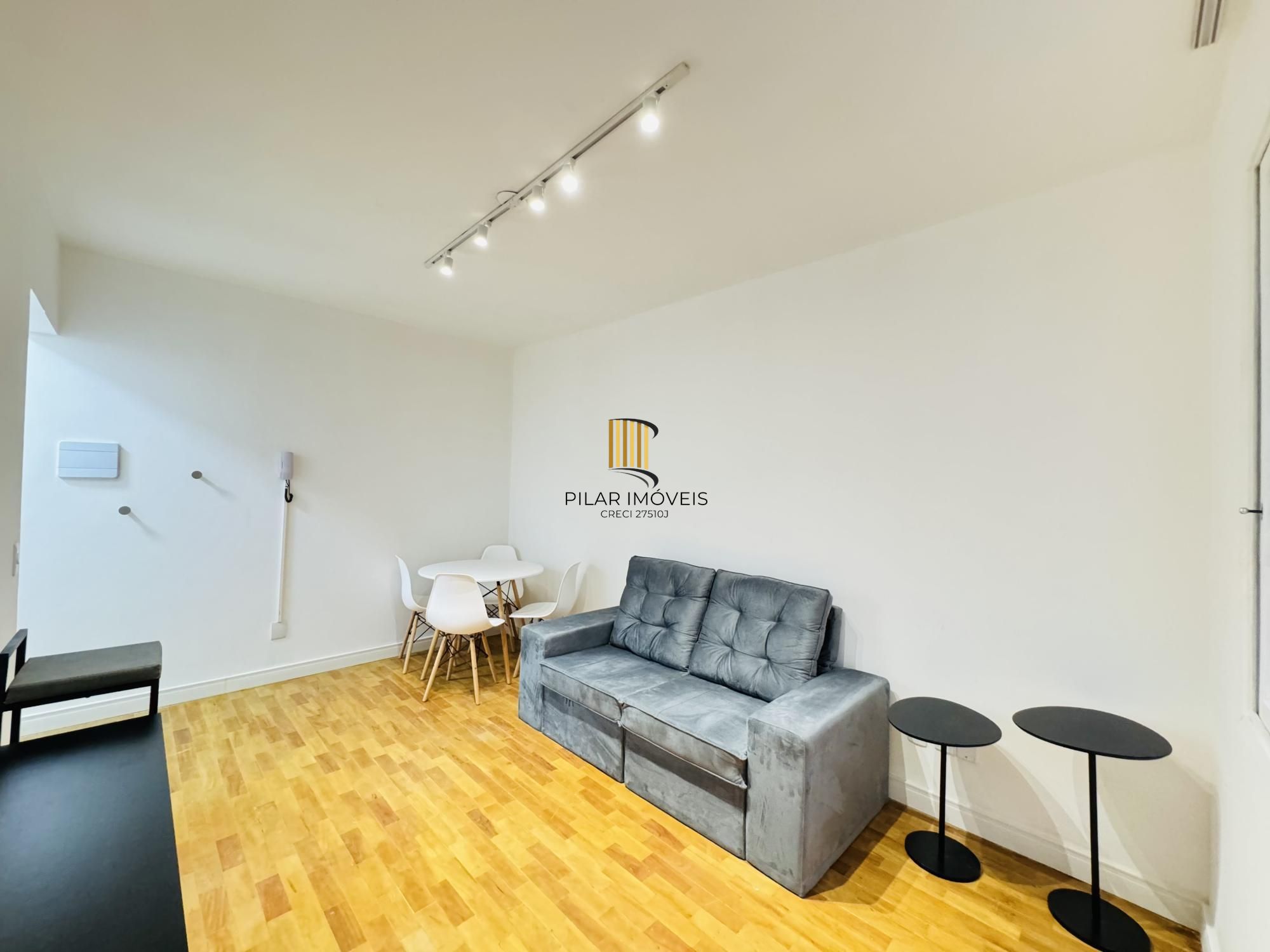 Apartamento 01 dormitório reformado Centro Porto Alegre