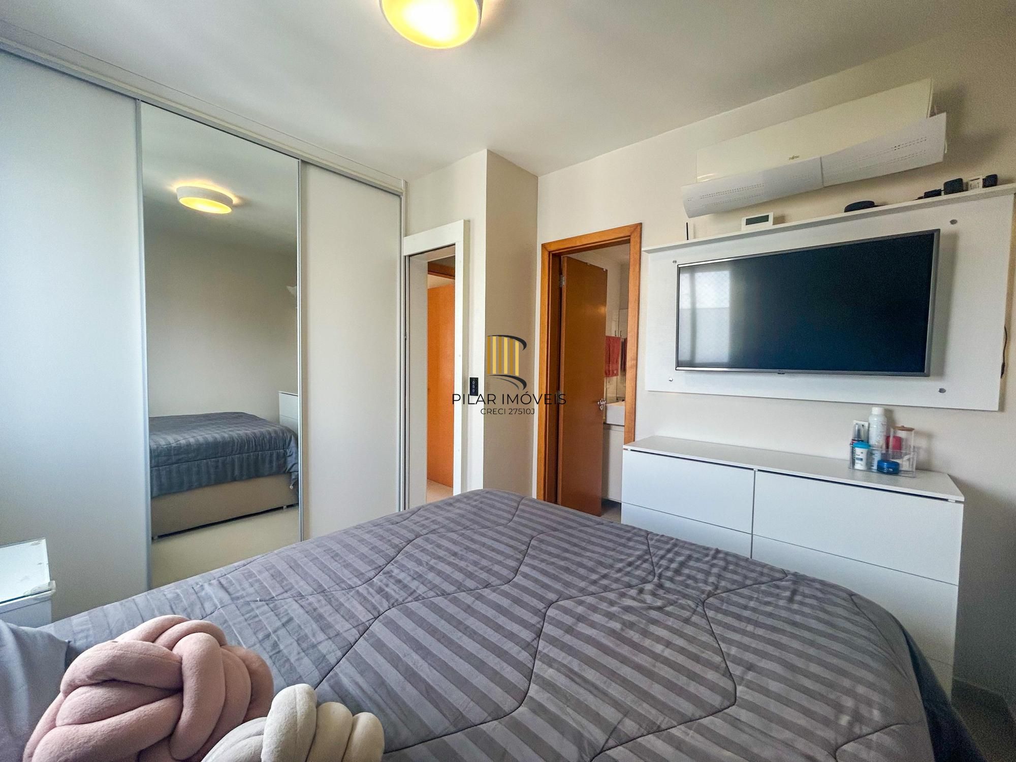 Excelente Apartamento 3 dormitórios, 2 vagas, condomínio Plaza Cristal