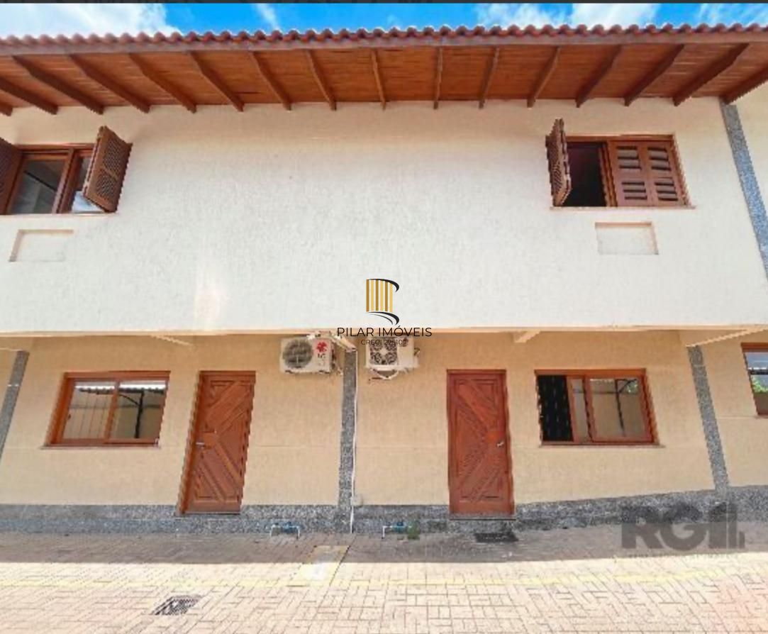 Casa em condomínio 2 dormitórios sem um com closet, vaga coberta, no bairro Cel. Aparicio Borges.