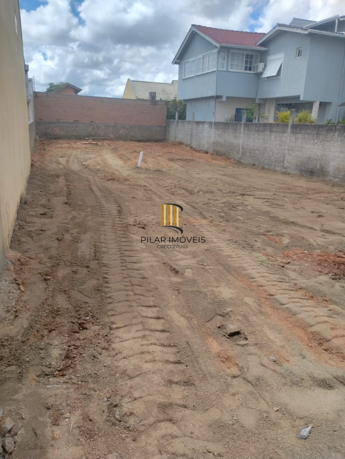 Terreno no bairro Jardim Leopoldina com 300m2 com projeto de construção aprovado