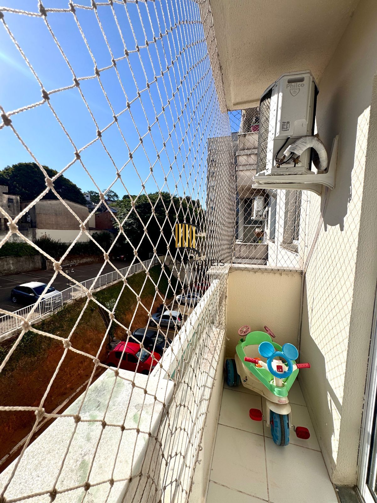 Apartamento de 02 dormitórios No Bairro Teresópolis de Porto Alegre