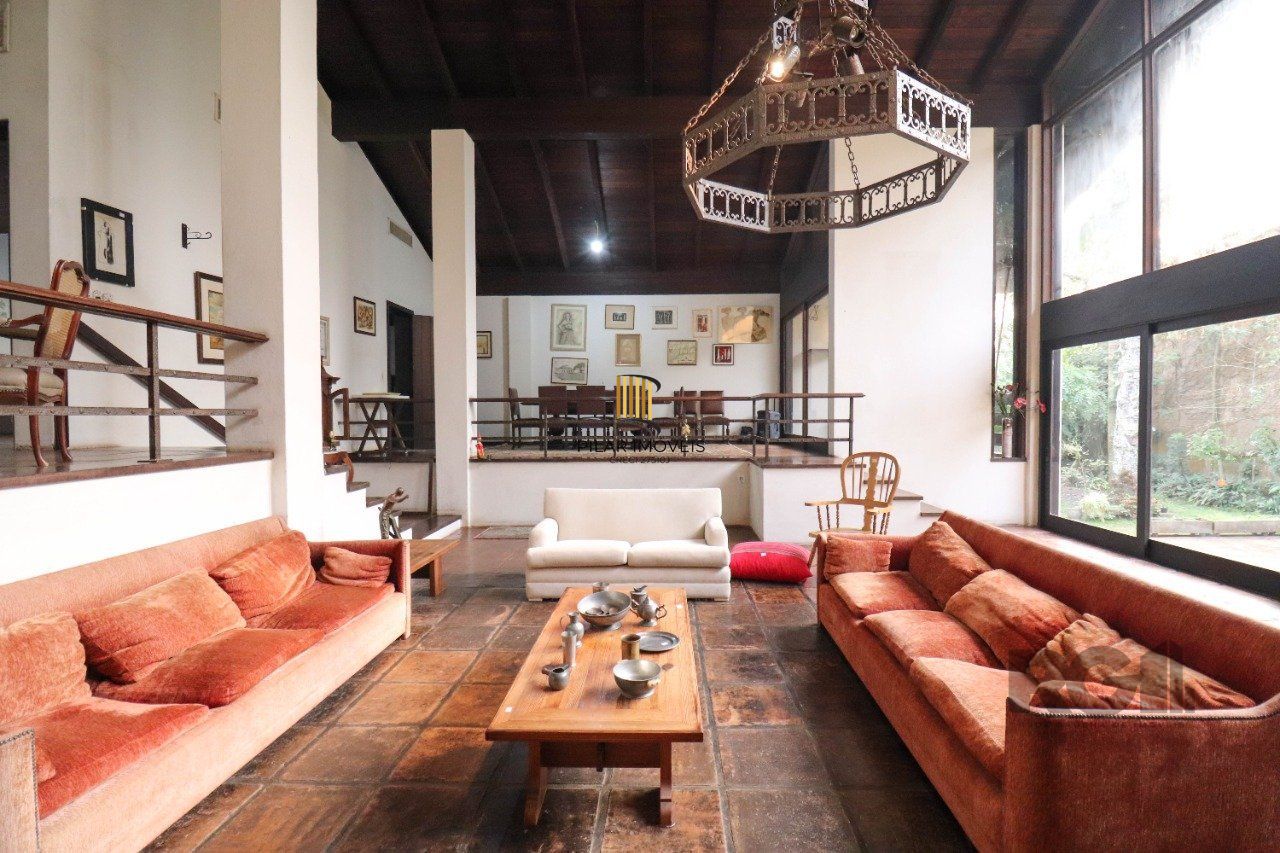 Casa para Venda - 523.36m², 6 dormitórios, sendo 2 suites, 2 vagas - Vila Conceição, Porto Alegre