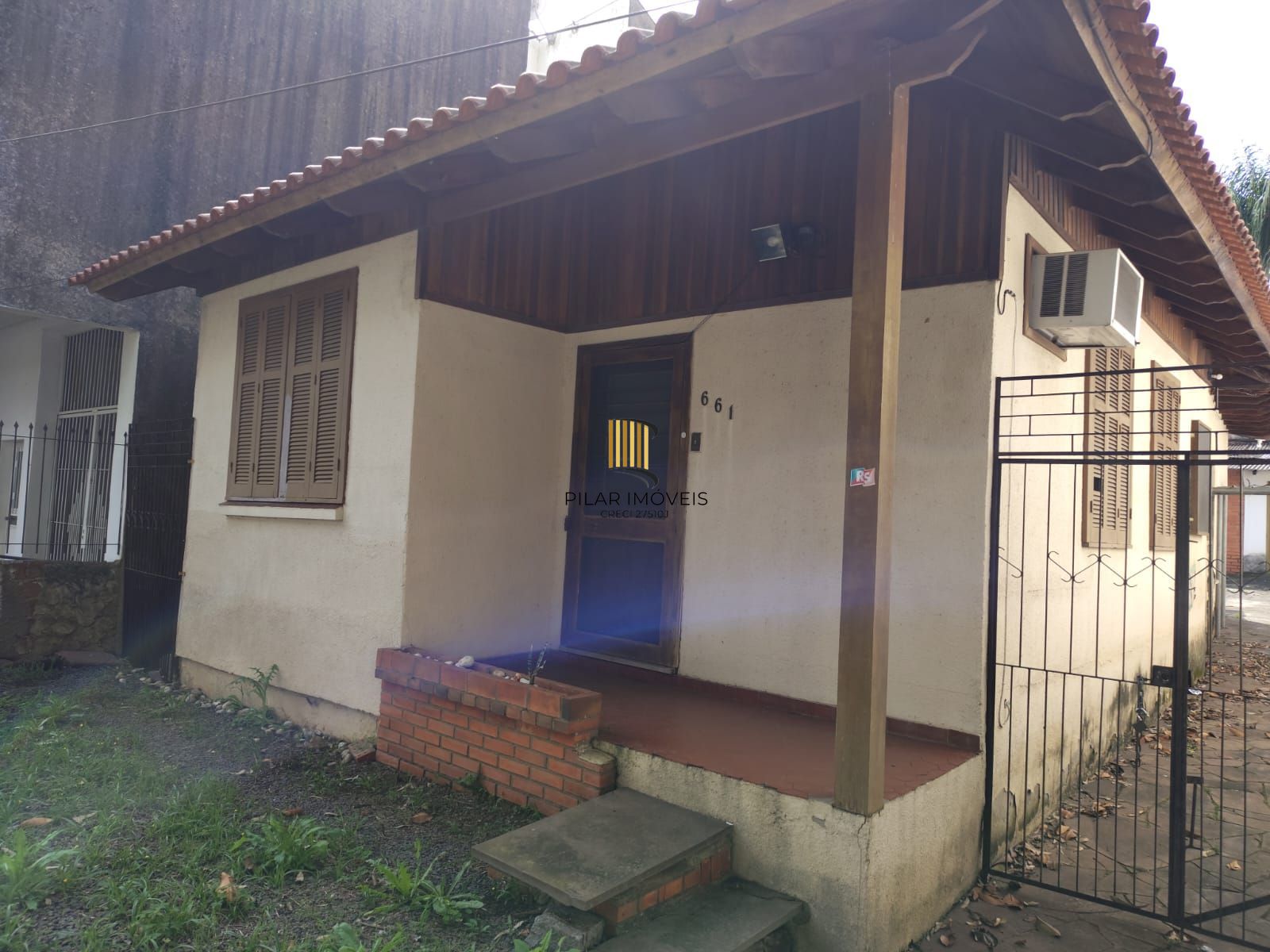 Casa com 03 quartos no Bairro São Pedro em Porto Alegre