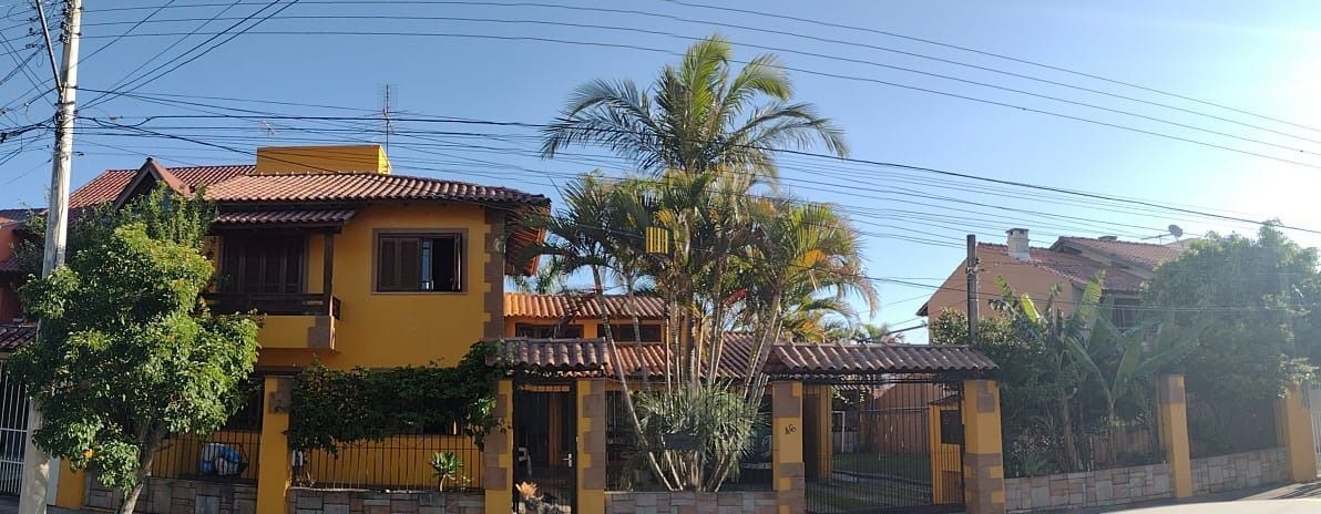 Casa para Venda - 693.6m², 5 dormitórios, sendo 3 suites, 4 vagas - Hípica