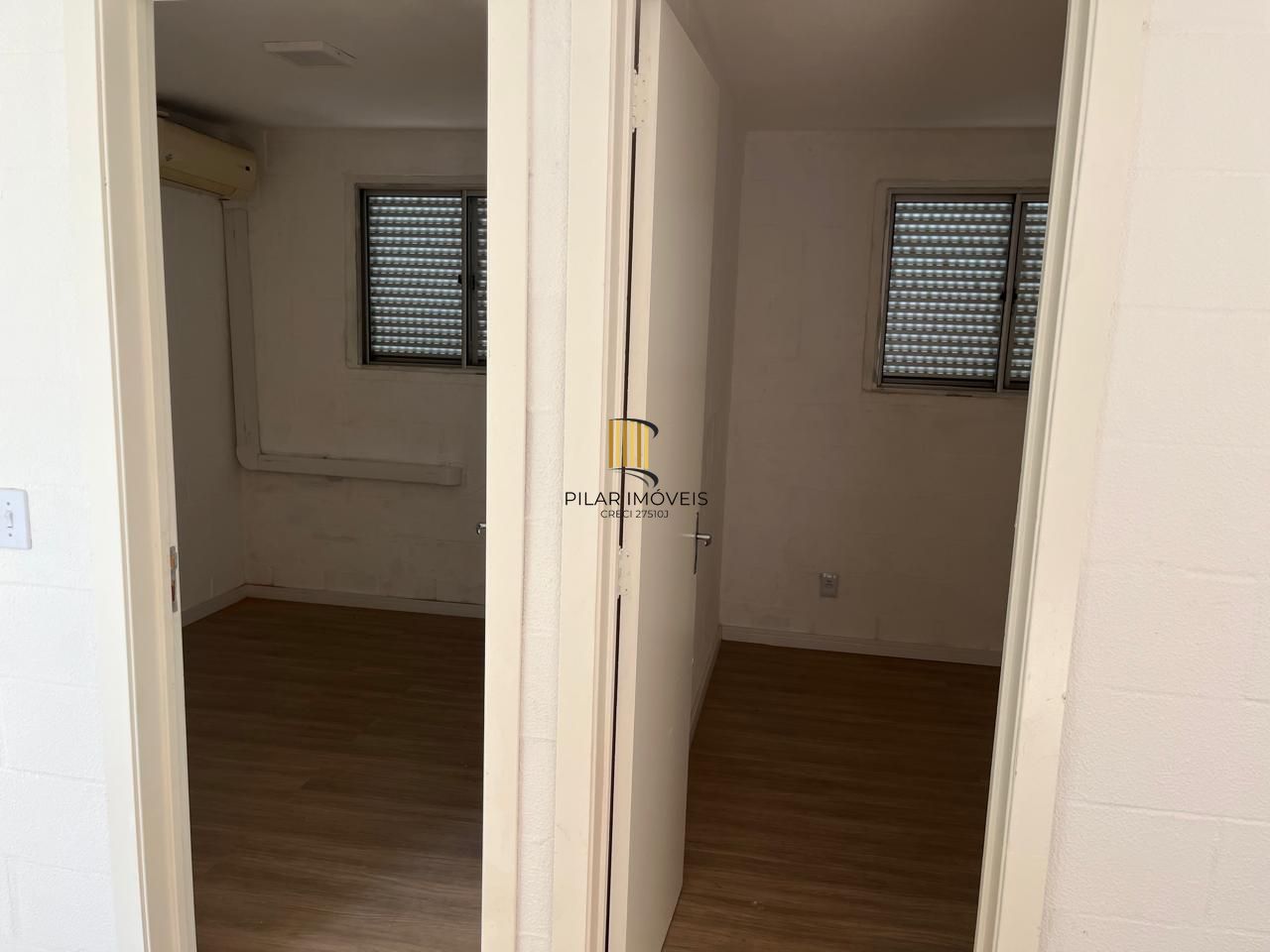 Apartamento com 02 quartos e 01 vaga no Bairro Rubem Berta